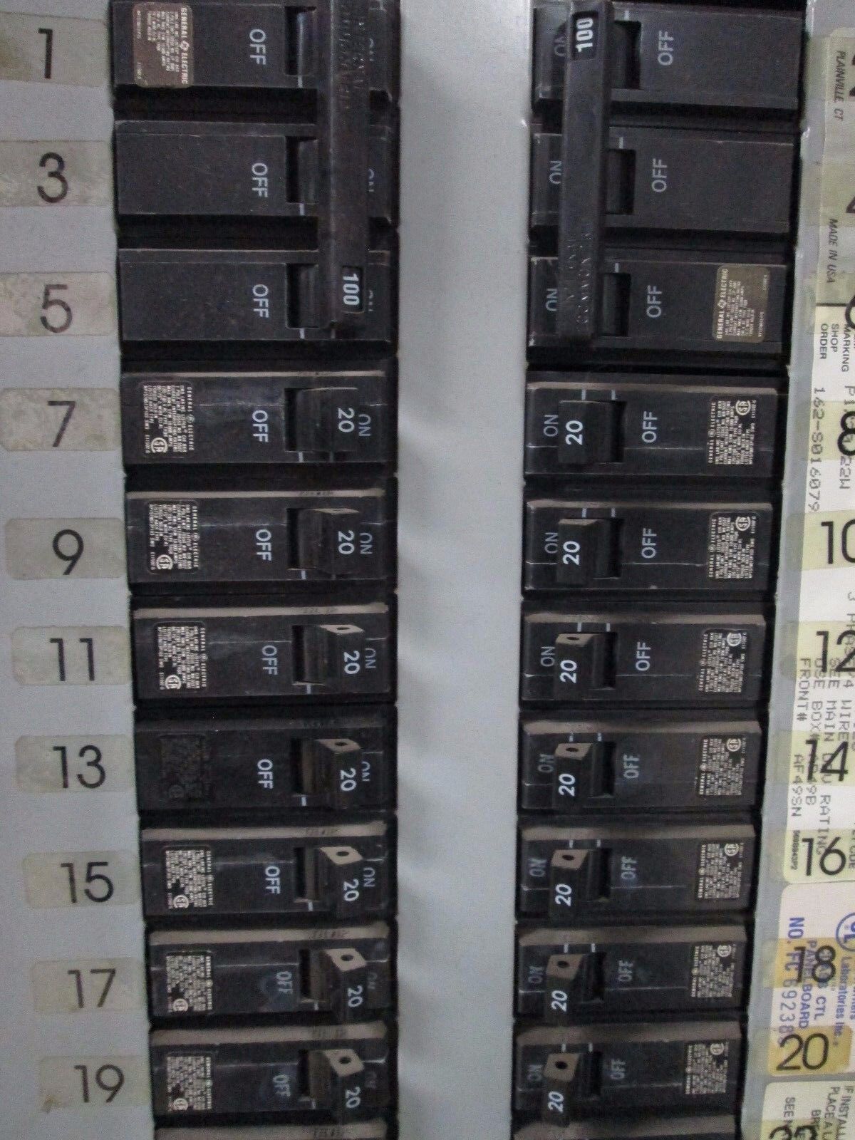 GE Main Circuit Breaker Panel AQF3422ATX AXS5B4 225A 208Y/120V 225A Main Breaker