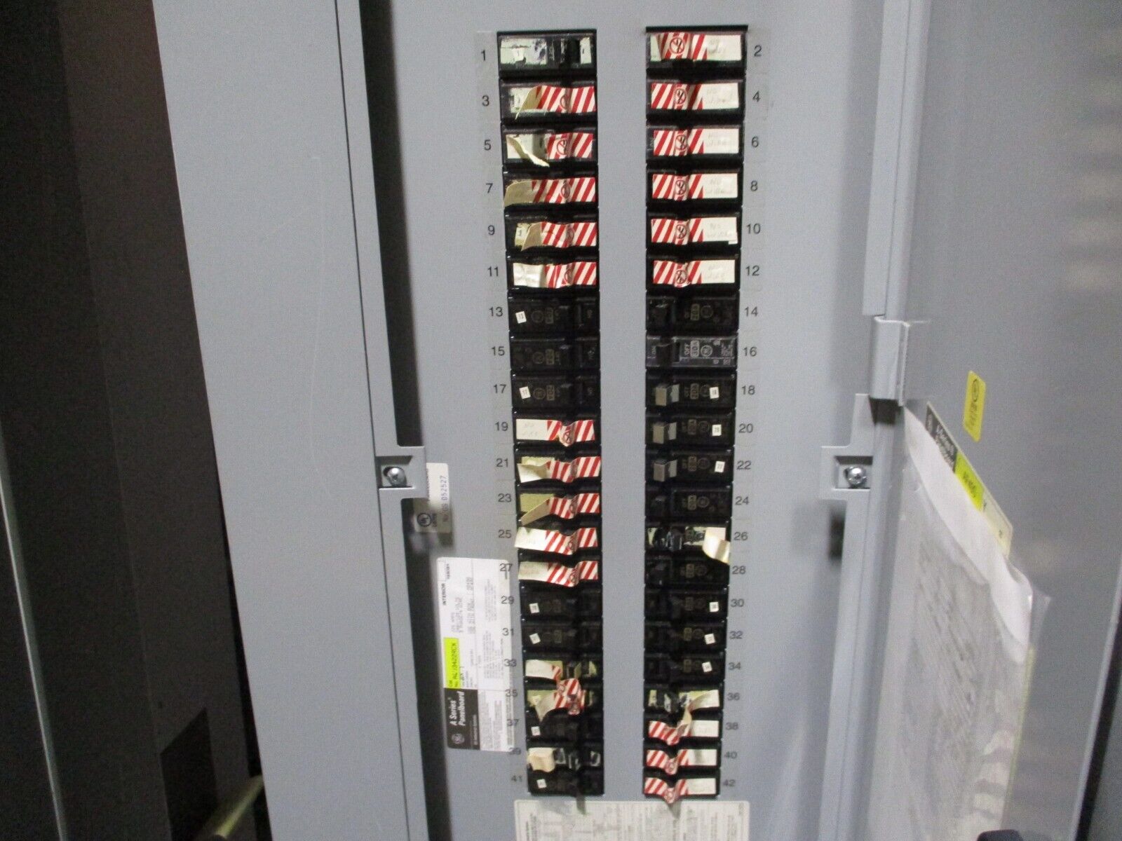 GE Main Breaker Circuit Breaker Panel AQU3422RCX 225A Max 250A Main 208/120V 3Ph