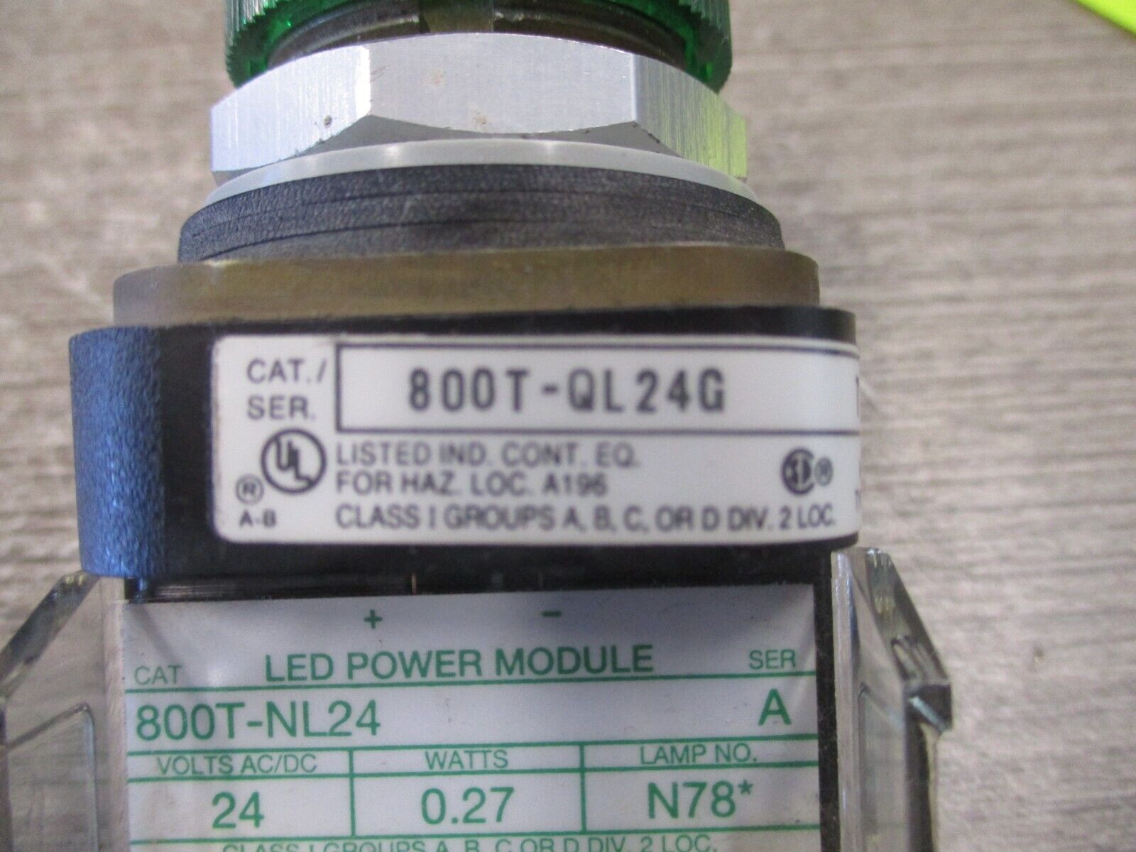 Allen-Bradley Pilot Light 800T-QL24G Ser. T Green 24V AC/DC Type 4 , 13 Used