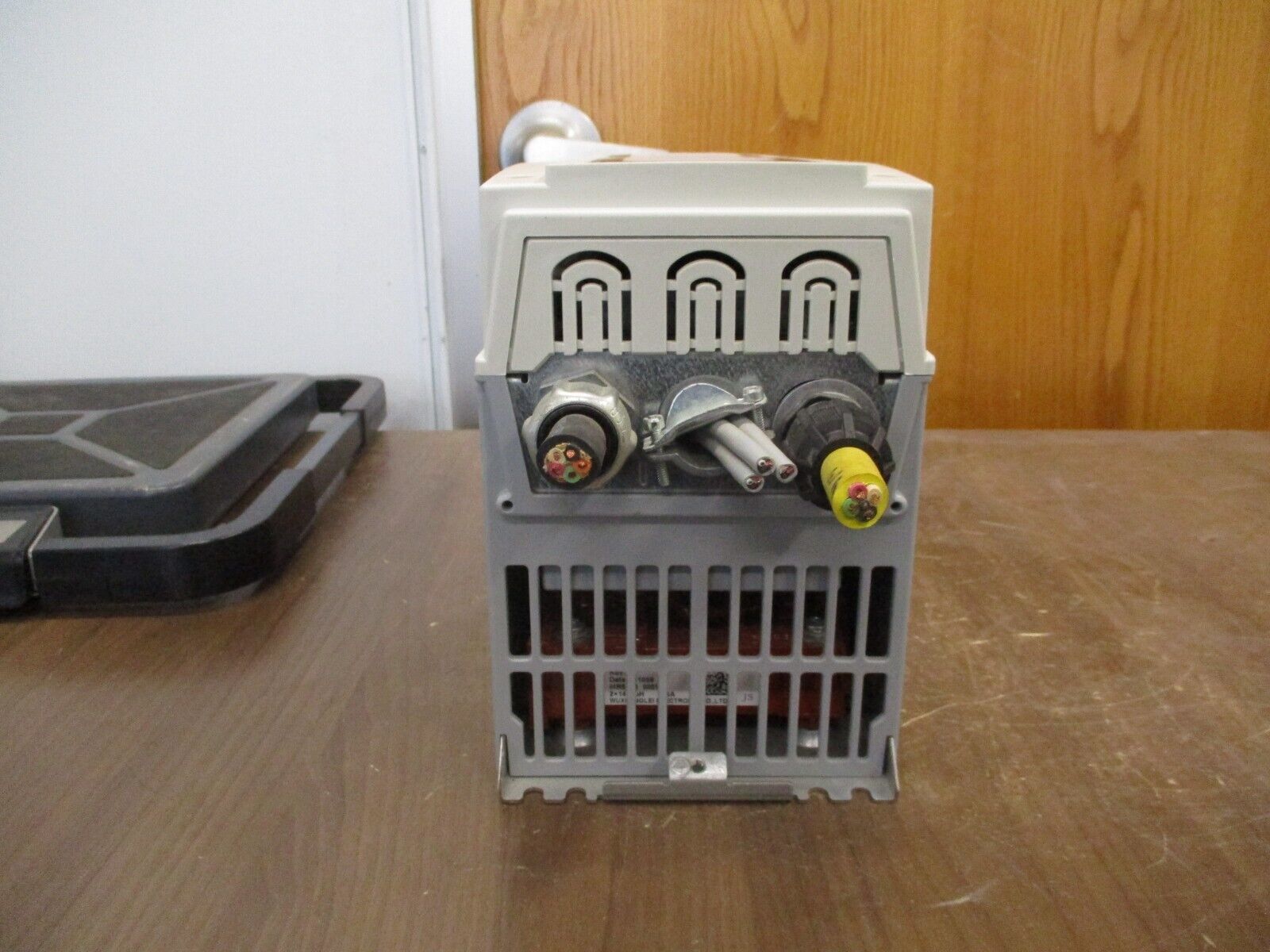 Siemens AC Drive BT300-005X2-01X 5HP 3Ph Output: 0-Uin 0-320Hz 18A w/ Keypad