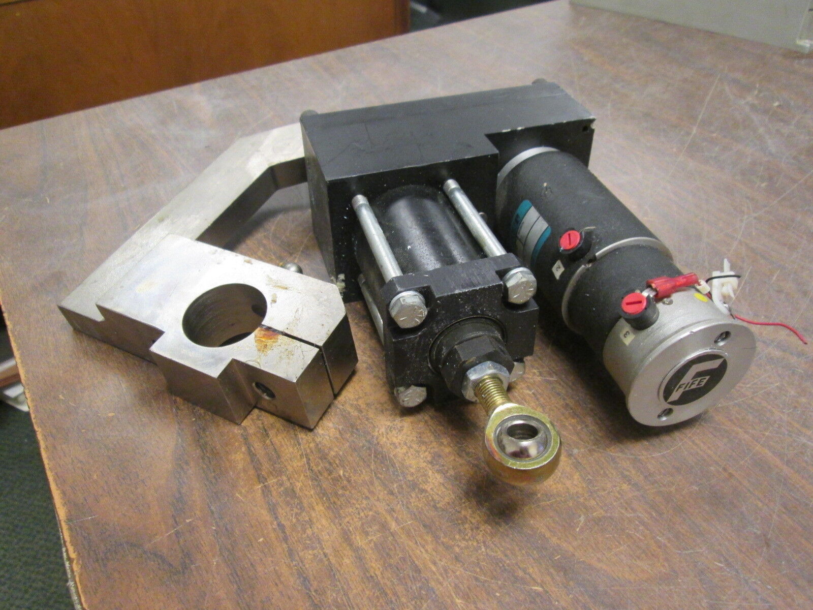 Reliance AG-2-1-B Actuator 49148-001 0498 w/ Model E286 Servo Motor Used
