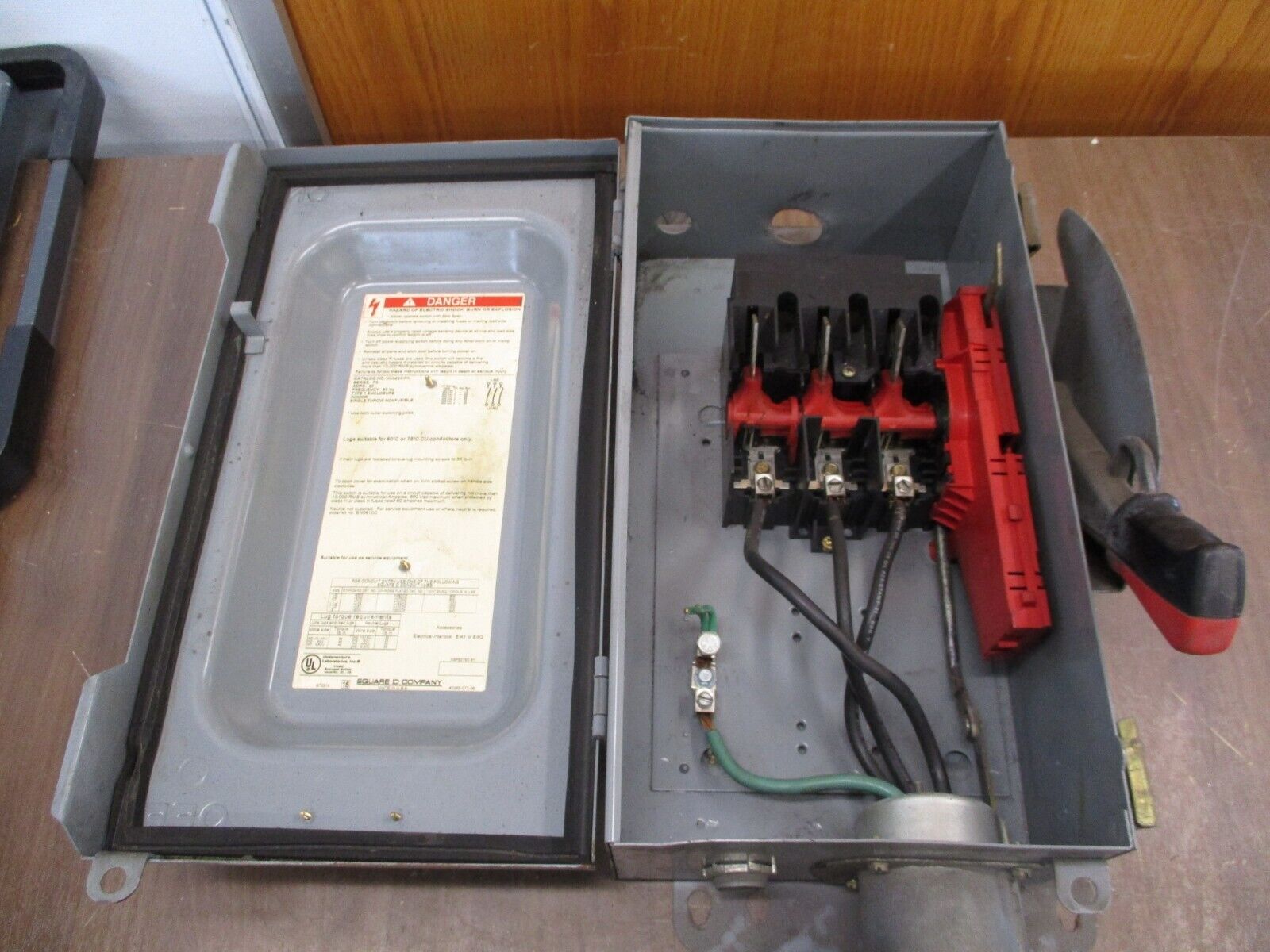 Square D Non-Fusible Safety Switch / Disconnect HU362AWH Ser. F3 60A 600V 60Hz