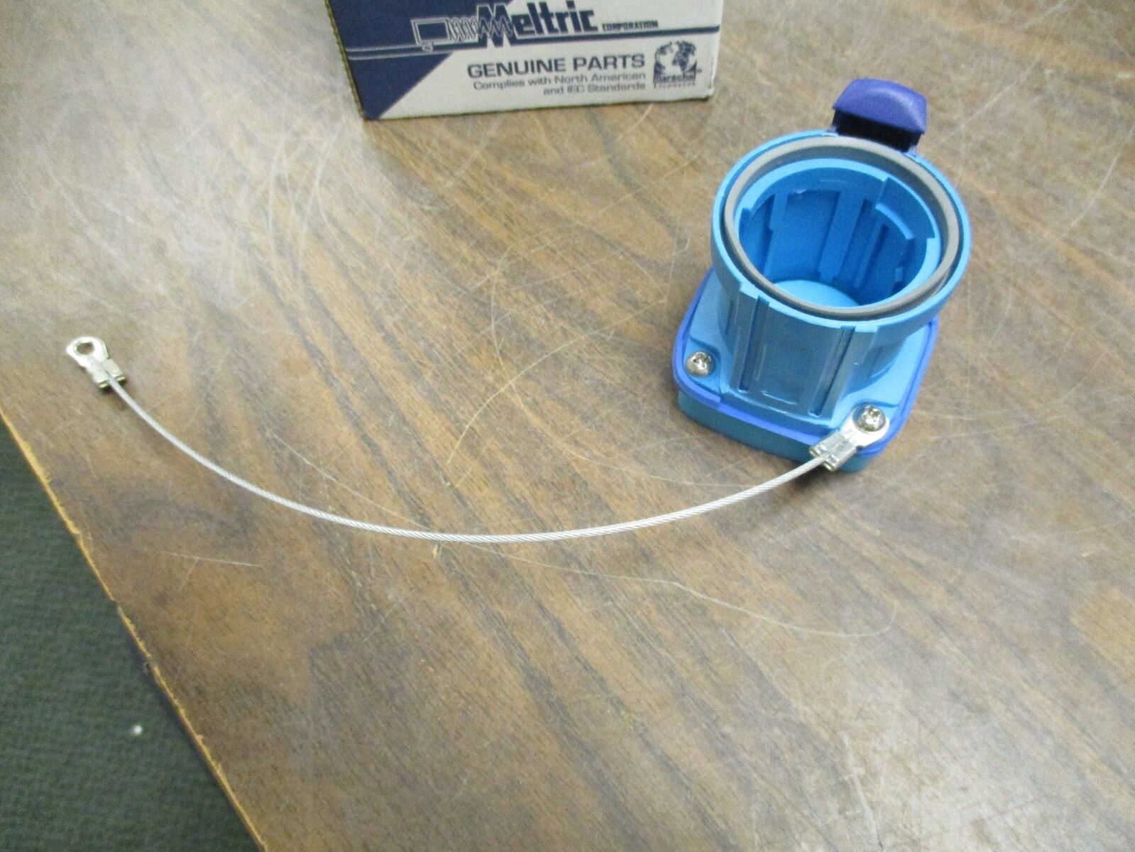 Meltric DSN1 Locking Cap 61-1A826 New Surplus