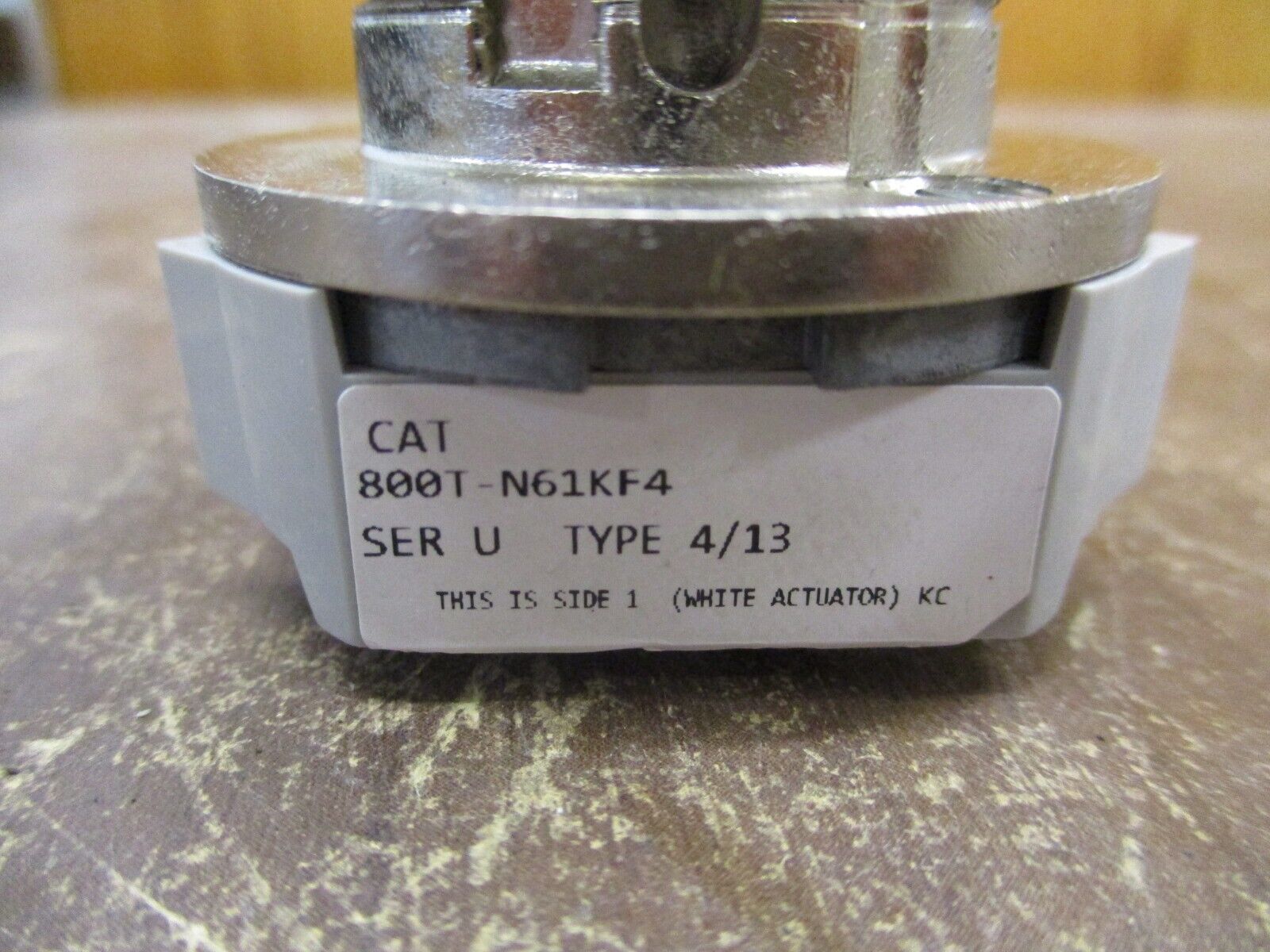 Allen-Bradley Cylinder Lock Switch 800T-N61KF4 Ser. U Nema 4, 13 *No Key* Used