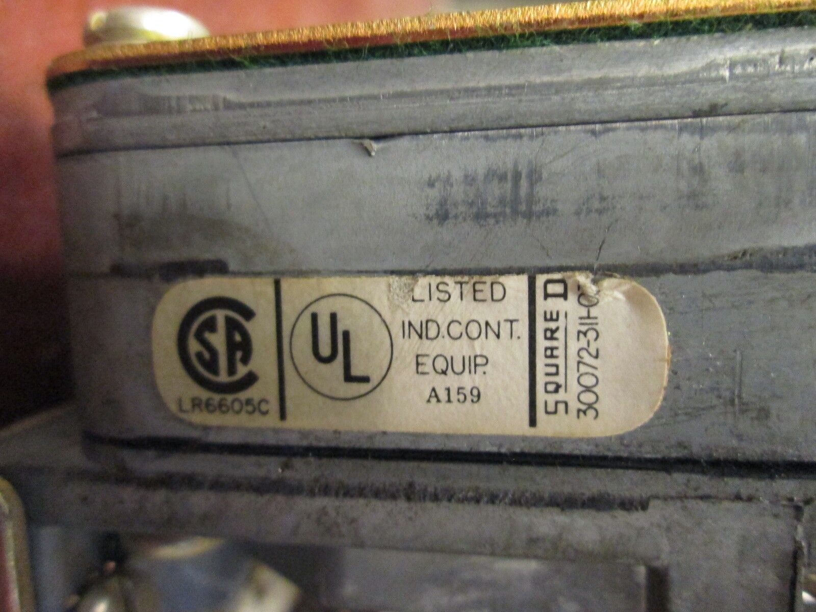 Square D  Pneumatic Relay  9050-B0-3D  120V Coil  Used