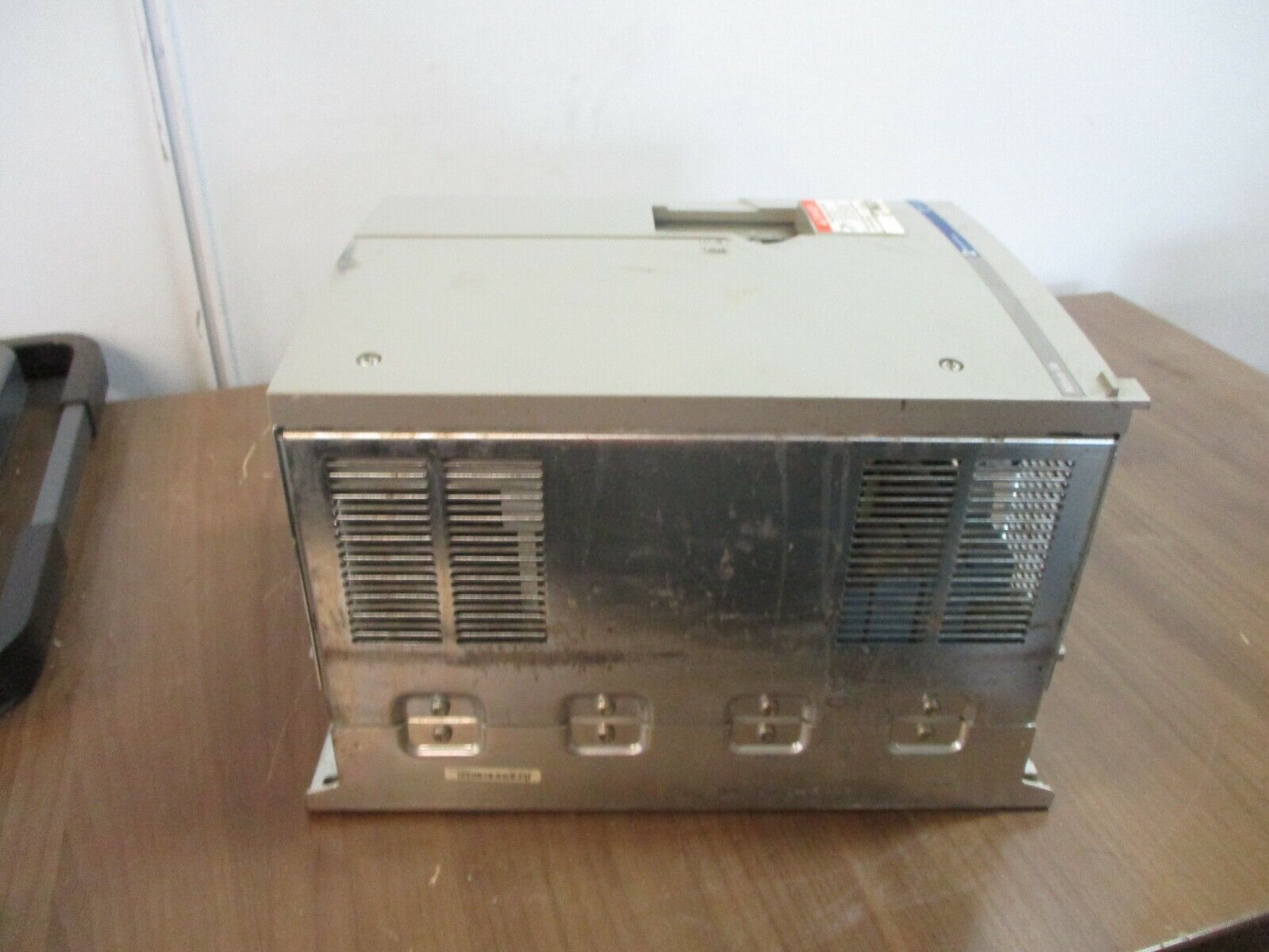 Square D Altivar 58 AC Drive ATV58HD16N4Z 15HP *No Keypad* Used