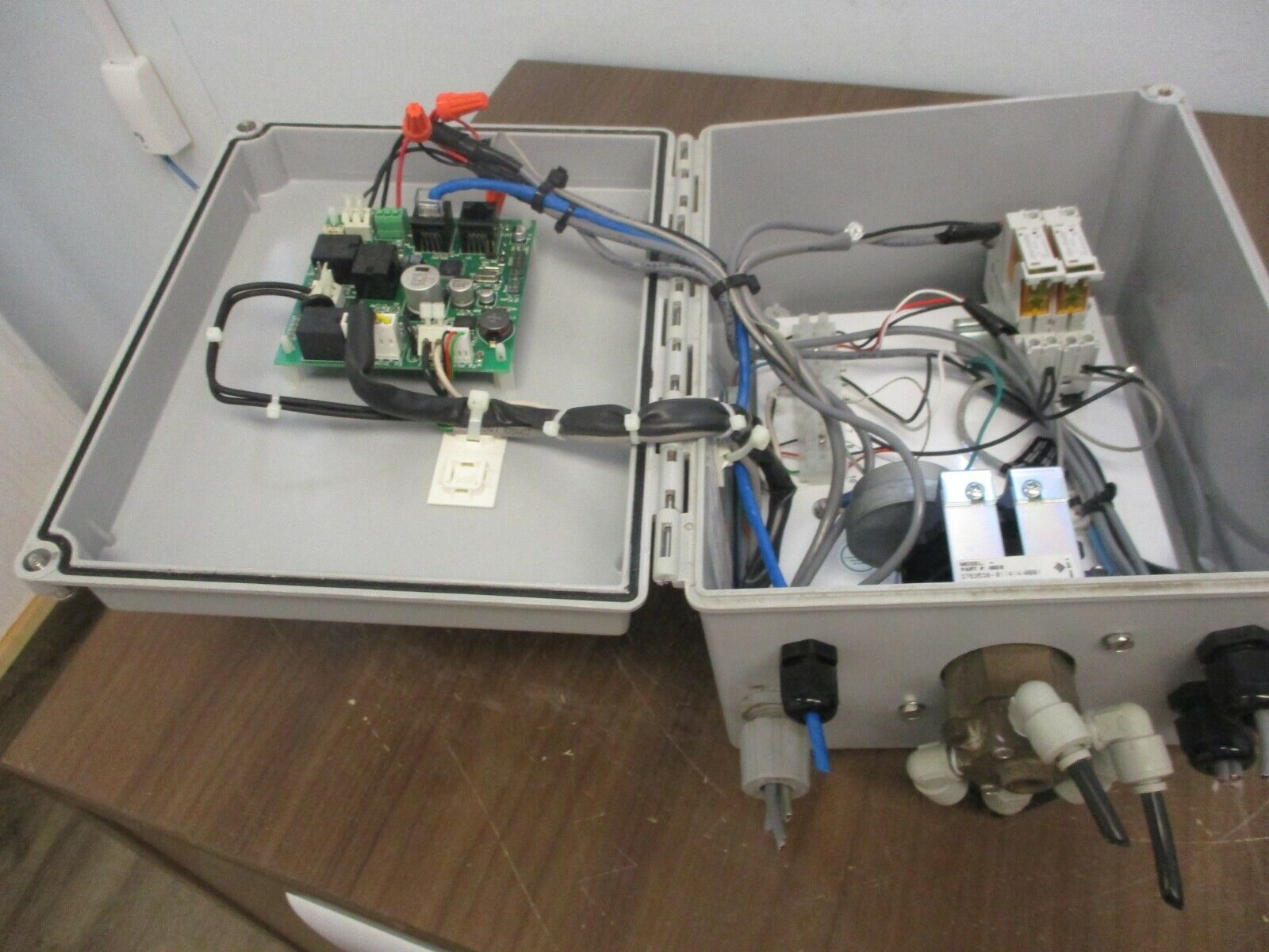 Pentair 48 Series Stager/Controller 48ES 15W 125PSI *Some Shelf Wear* Used