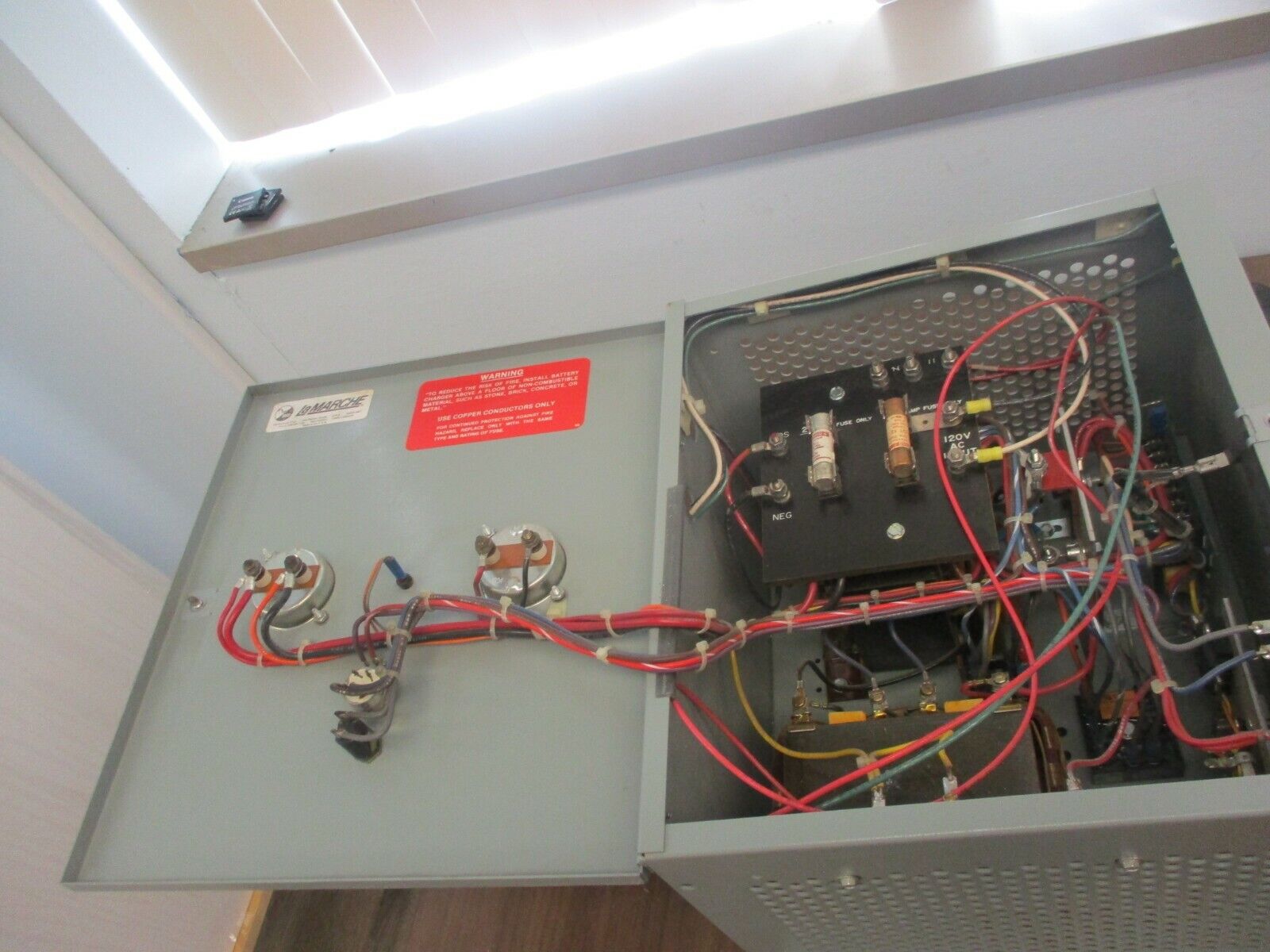 La Marche Constavolt Float Battery Charger A46-10-24V-A1 Used