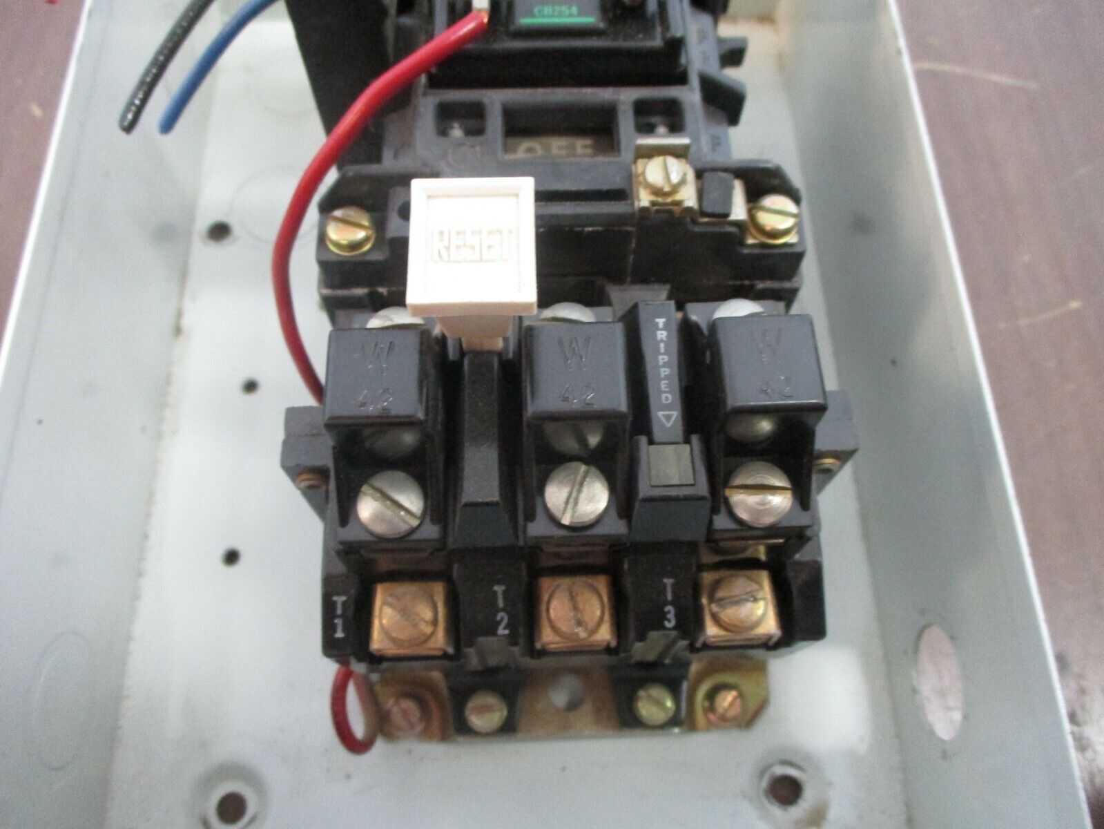 Allen-Bradley Enclosed Size 1 Starter 509-BOA Ser. A 230-240V Coil 27A 600V Used