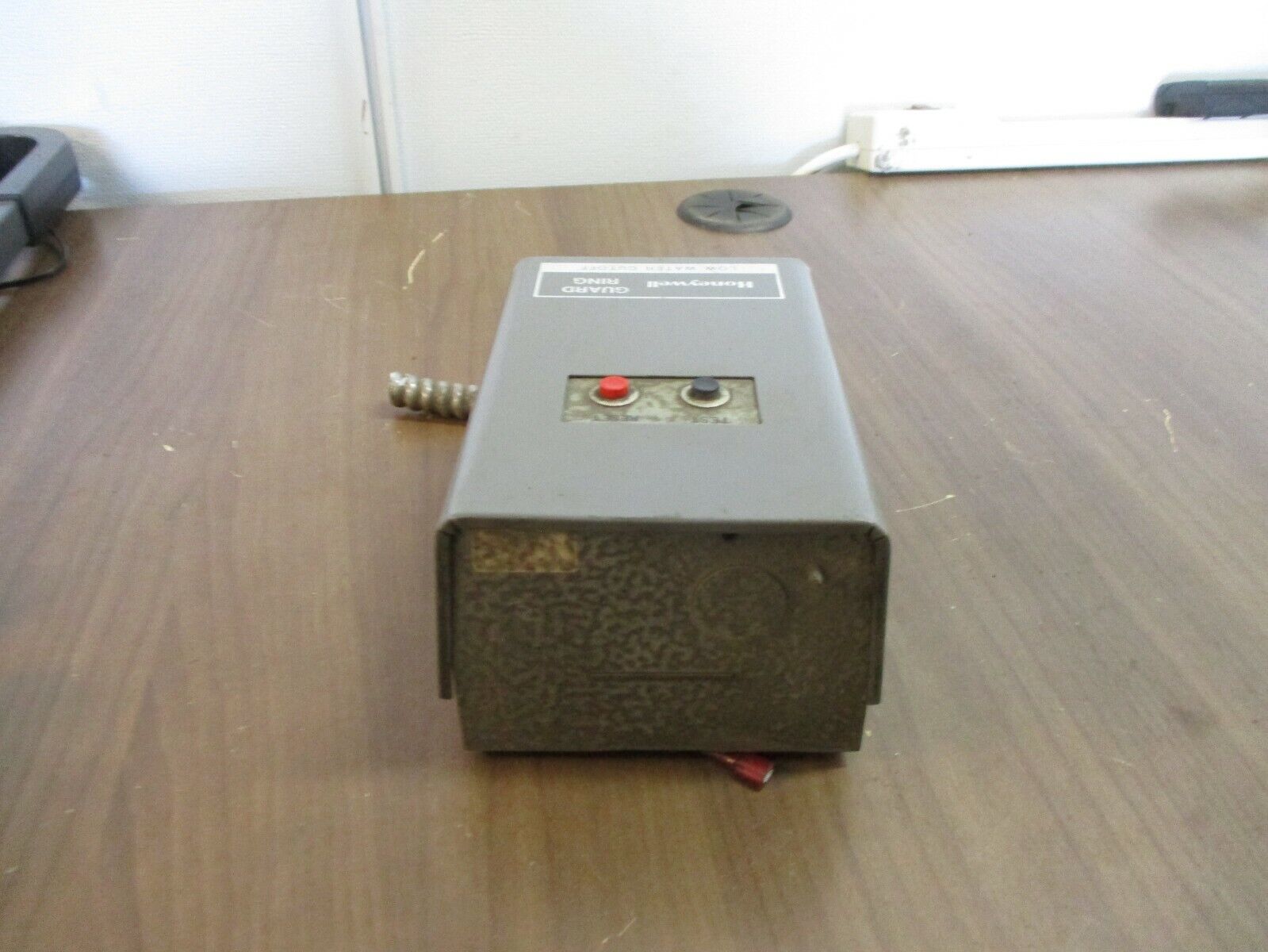 Honeywell Guard Ring Low Water Cutoff RW700 B 1039 120V 60Hz Response Time 1 Sec