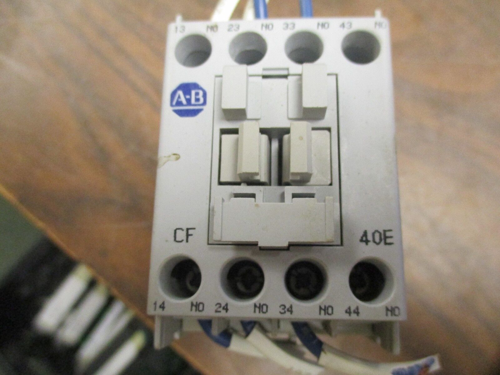 Allen-Bradley Contactor 700-CF400D* 24VDC Coil 25A 600V Used
