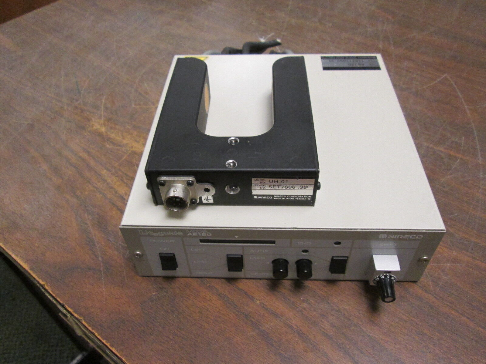 Nireco Liteguide Amplifier w/ Sensor AE120/UH01 100-240VAC 50/60Hz Used