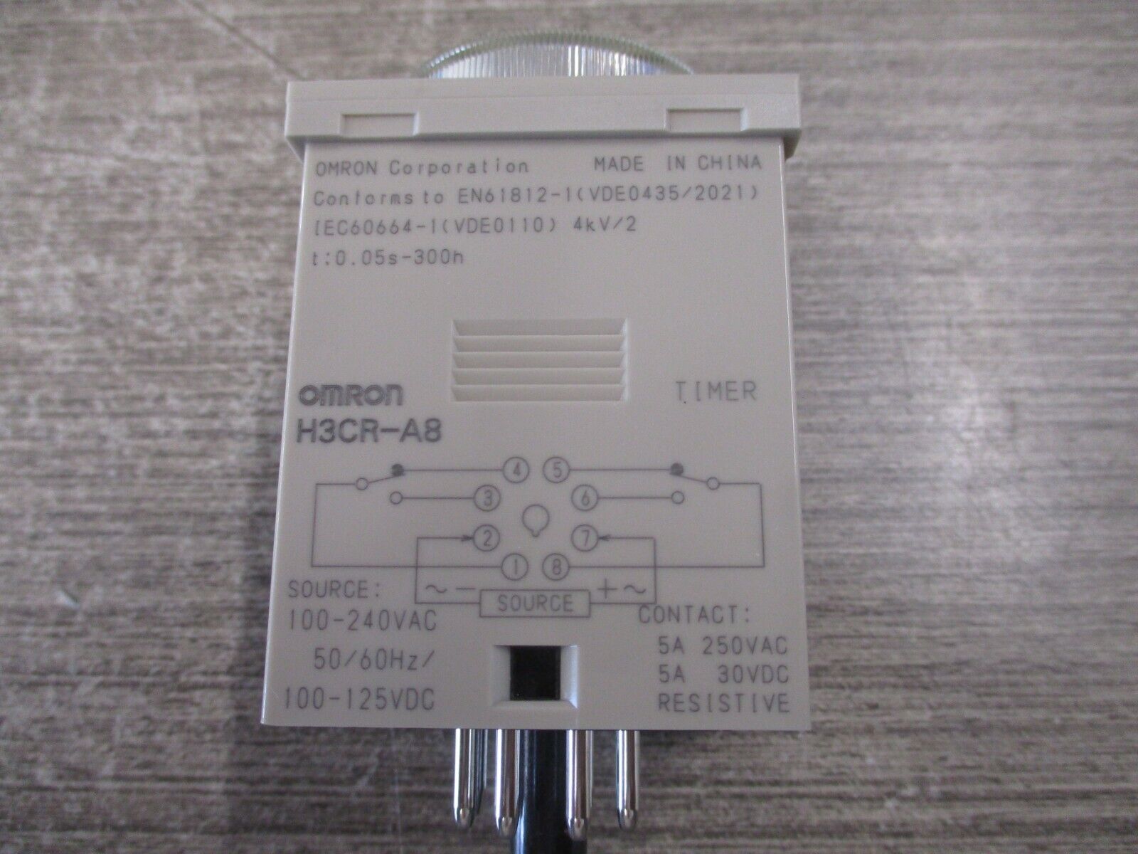 OMRON Timer H3CR-A8 100-125VAC 100-125VDC Used