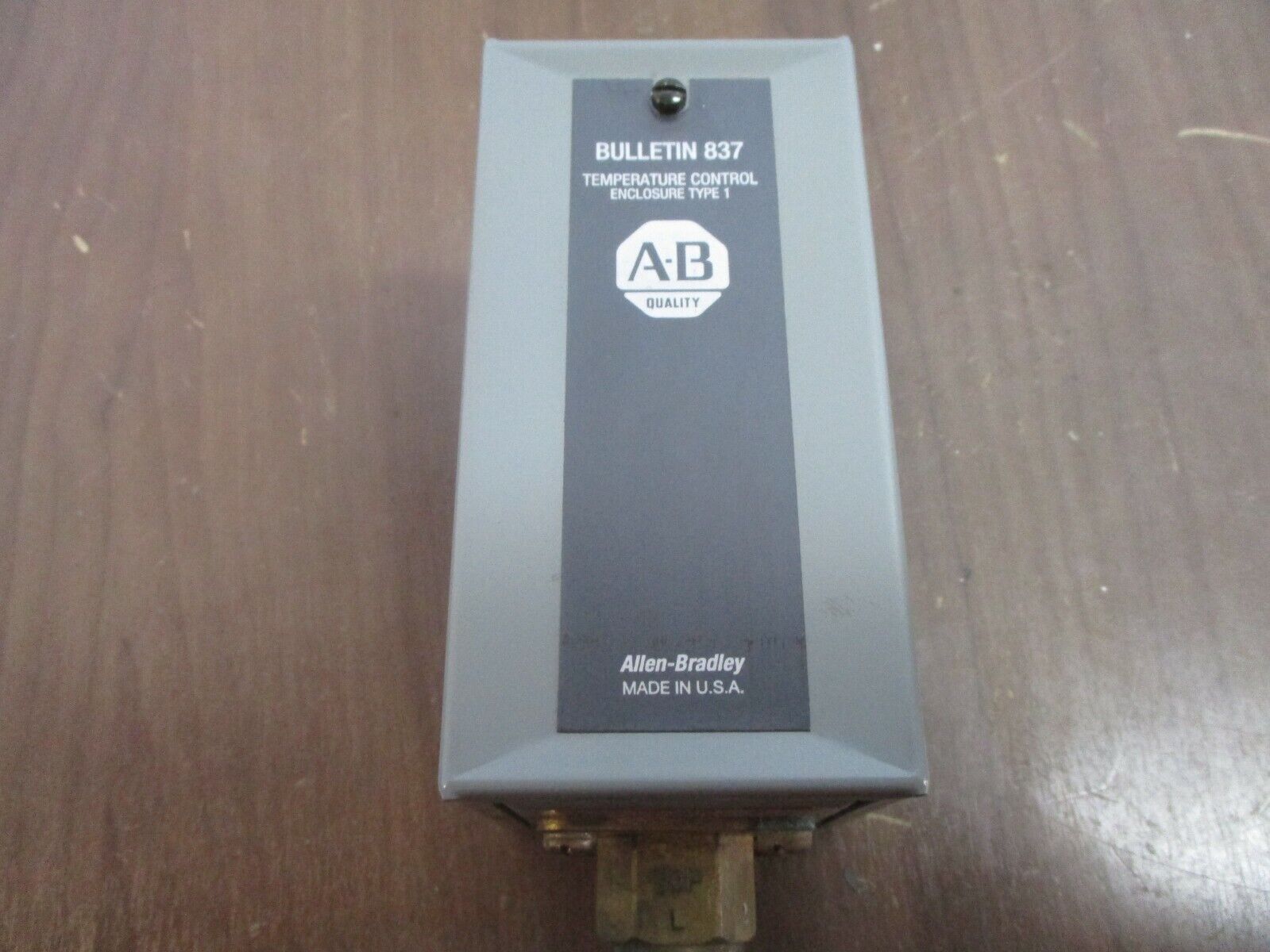 Allen-Bradley Temperature Control 837-V3A Ser. A Range: 140-290°F New Surplus