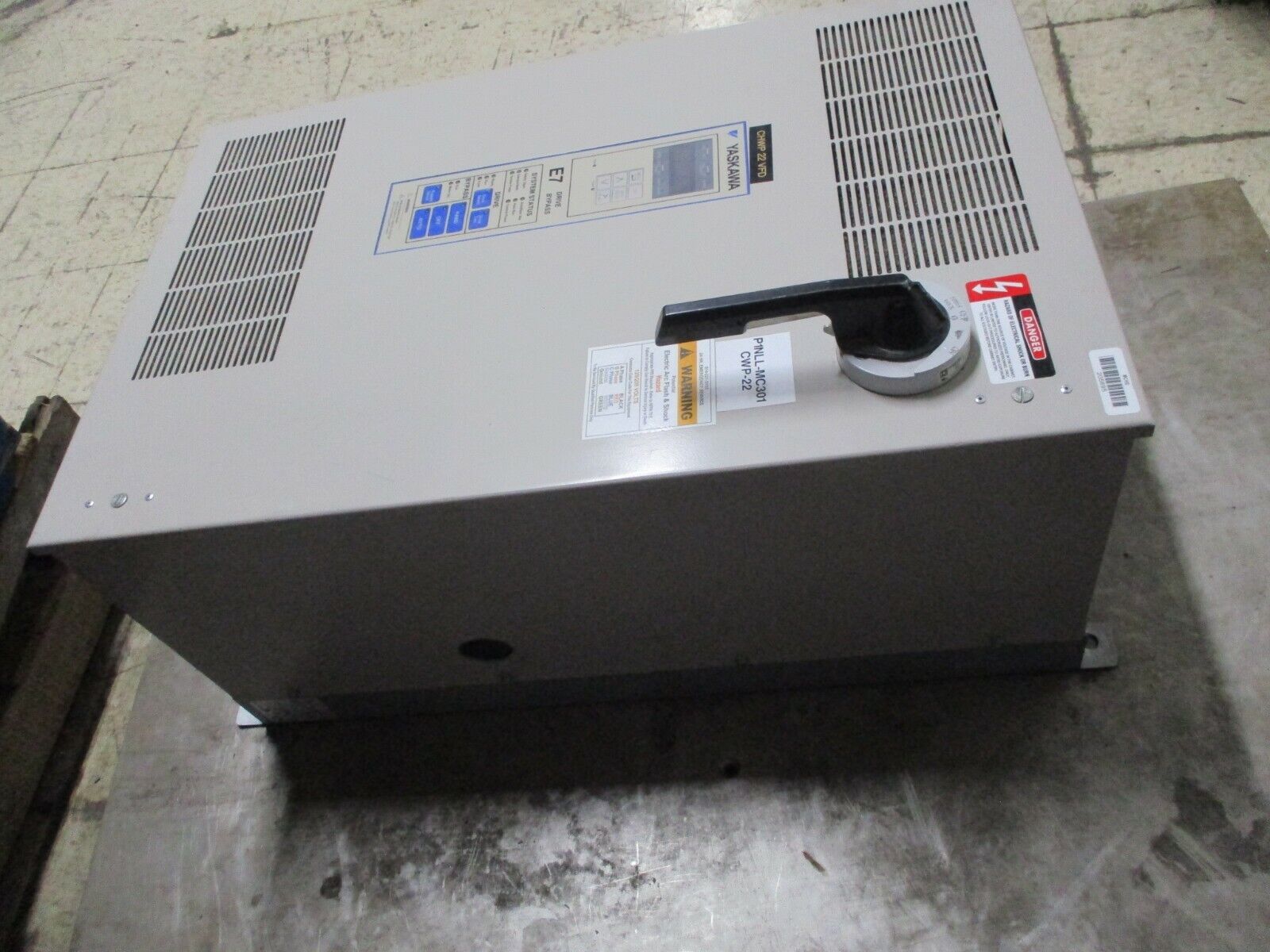Yaskawa E7 AC Drive w/ Bypass E7BVD046TX 15HP 3Ph Used