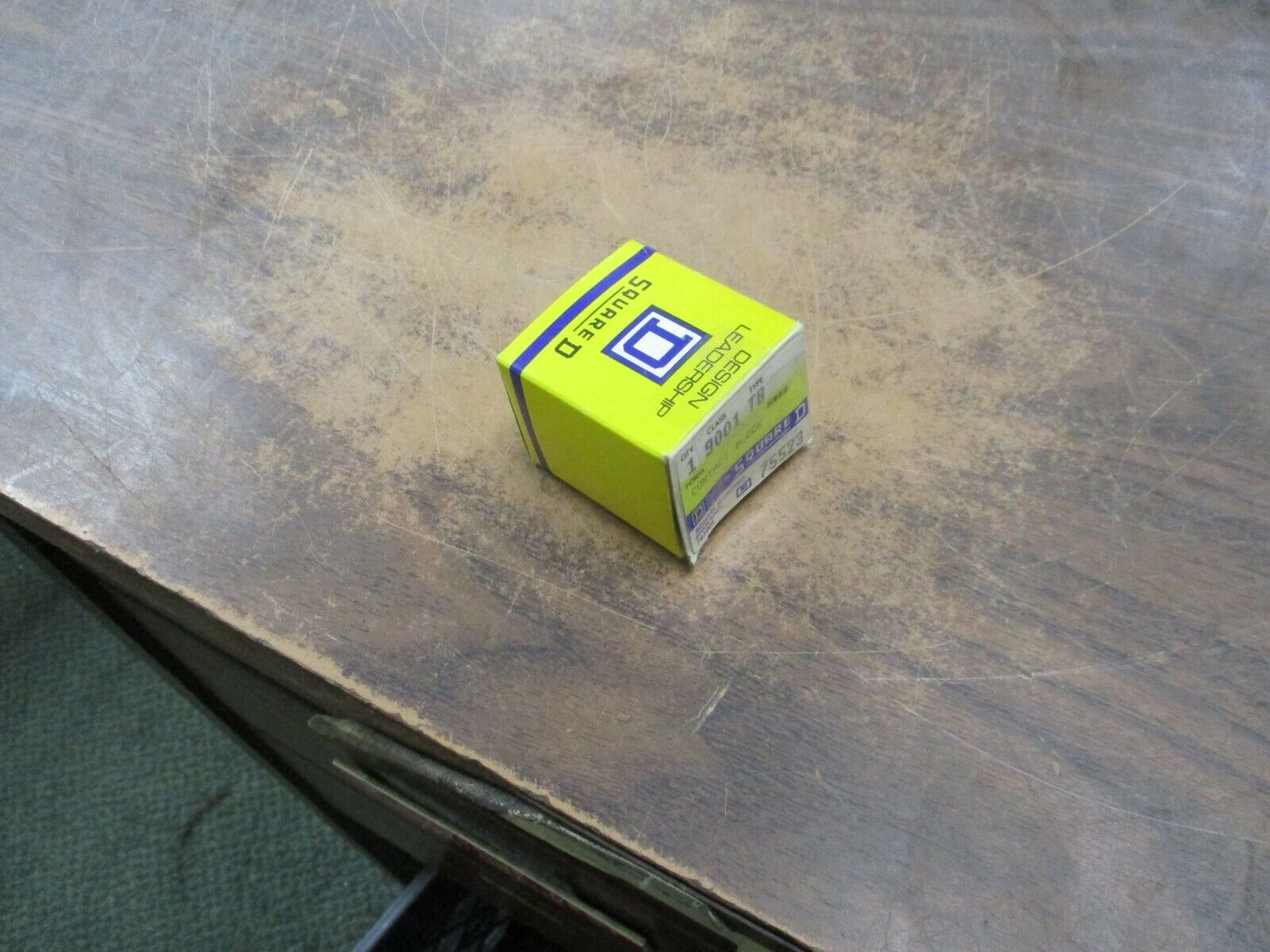 Square D Aux Contact Block 9001 TB *Missing (2) Screws* New Surplus