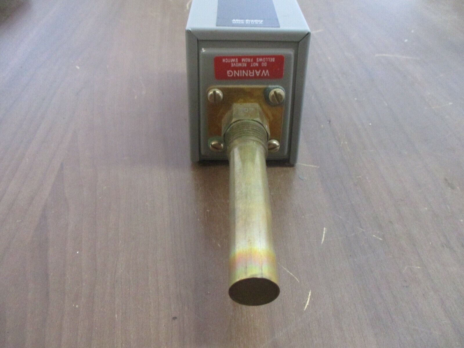Allen-Bradley Temperature Control 837-V3A Ser. A Range: 140-290°F New Surplus