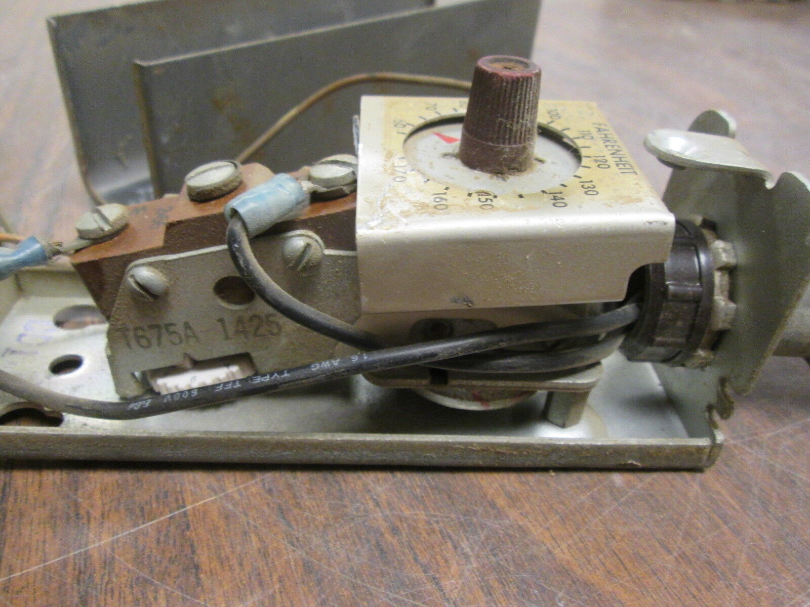 Honeywell Thermostat T675A 0.25A @ ¼ - 12VDC Used