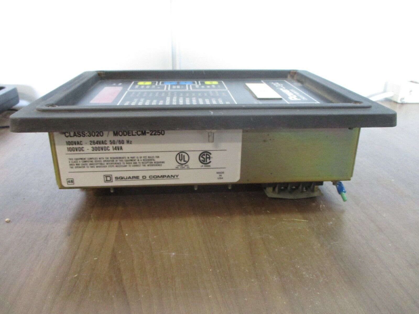 Square D Power Logic Circuit Monitor 3020 CM - 2250 100-264 VAC 50/60Hz Used