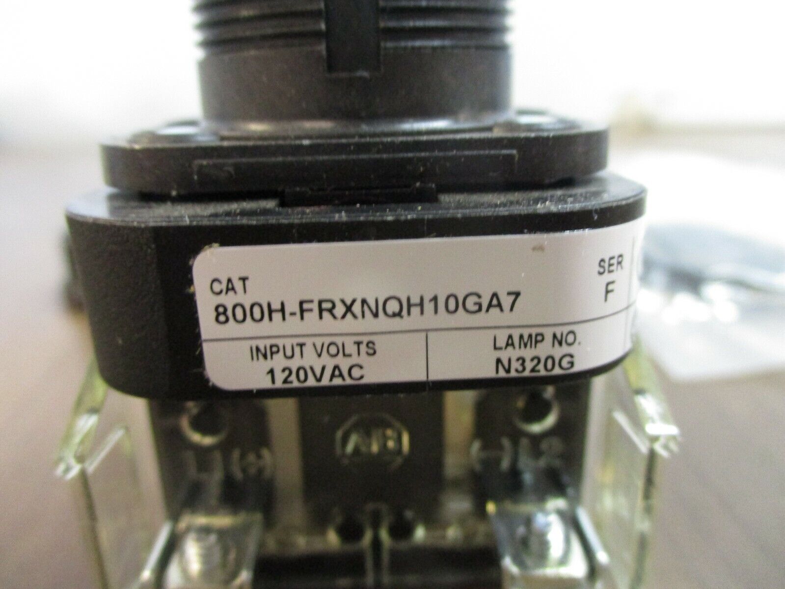 Allen-Bradley Illuminated Push Button 800H-FRXNQH10GA7 Ser. F Green New Surplus