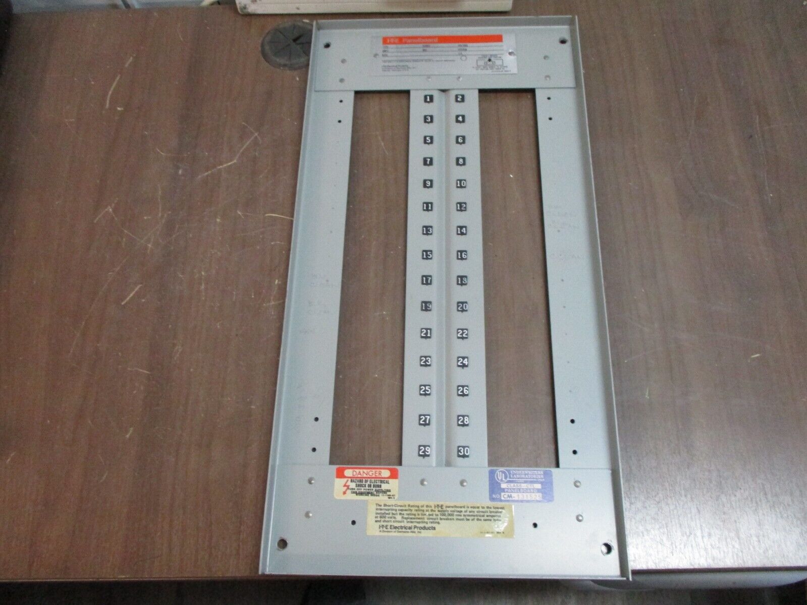 ITE Panelboard Deadfront CDP 30-Slot Size: 21.5" x 11" Used