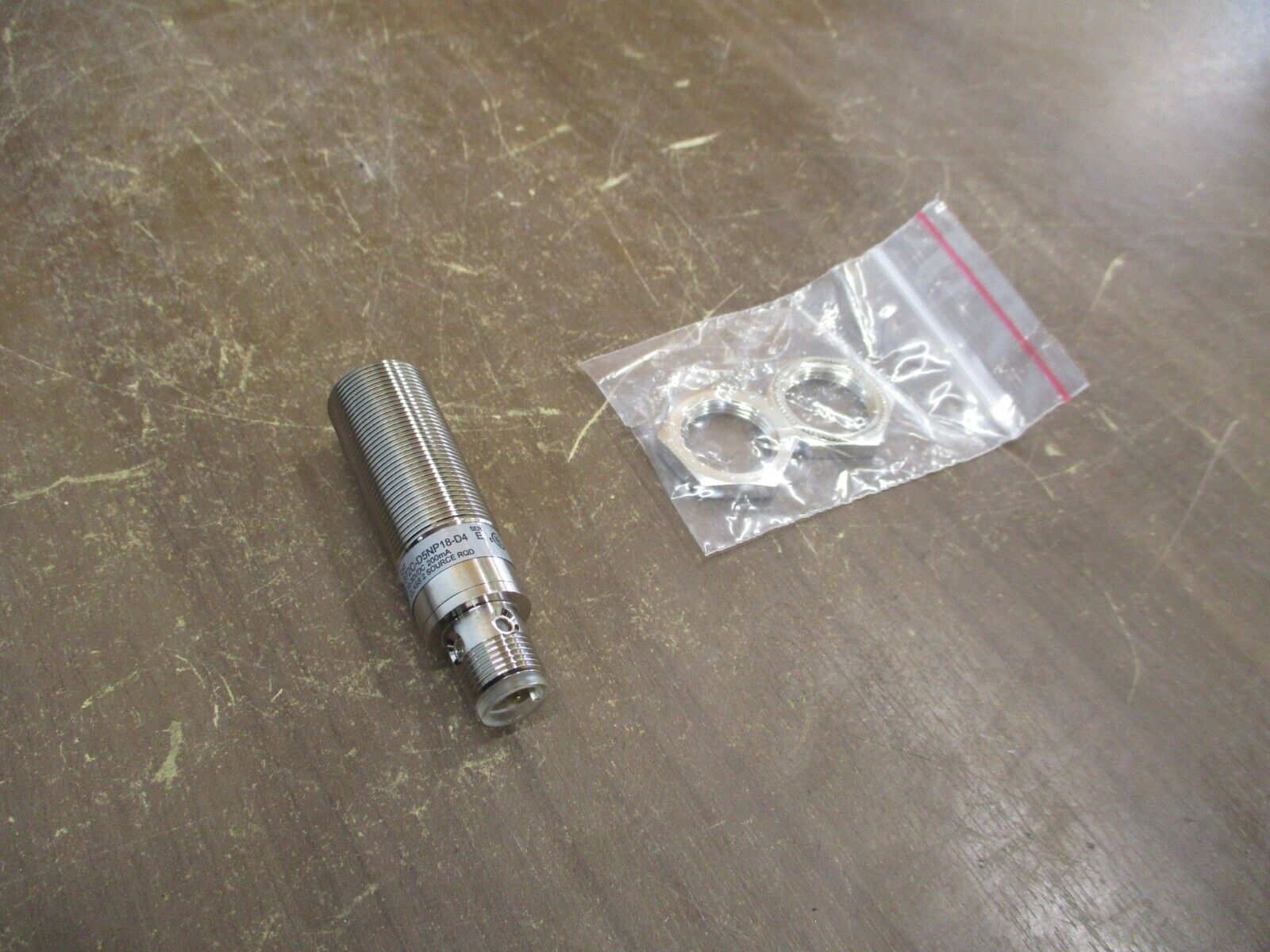 Allen-Bradley Inductive Proximity Sensor 872C-D5NP18-D4 Ser. E 10-30VDC
