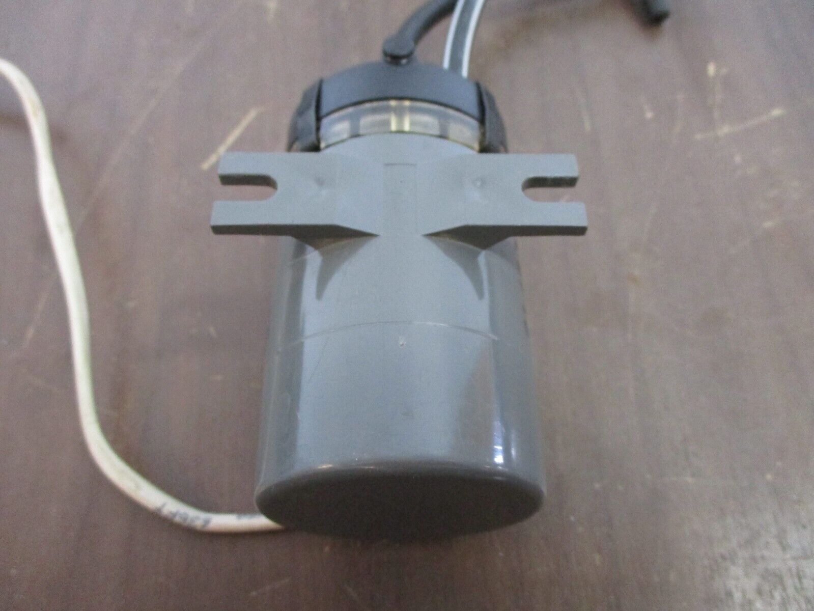 Johnson Controls Electro-Pneumatic Transducer EP-8000-2 Input: 0-10VDC Used