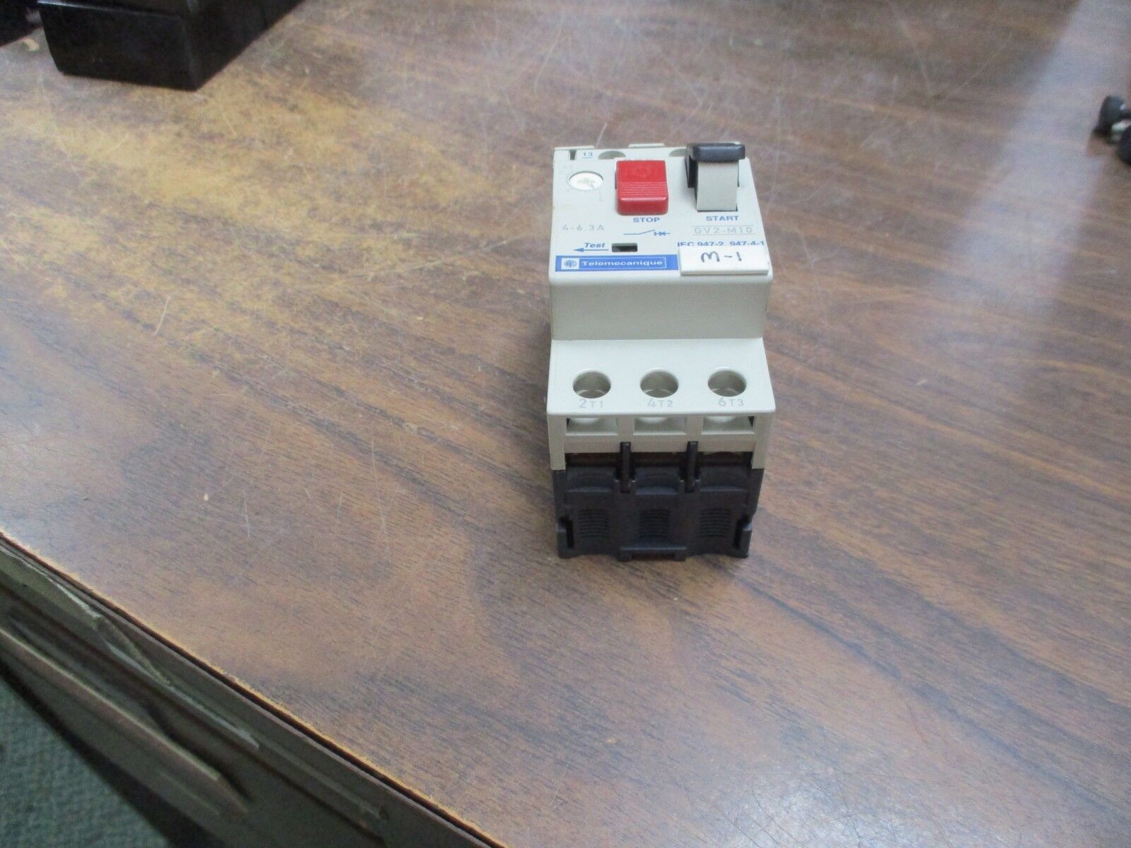Telemecanique Manual Starter GV2-M10 Trip: 4-6.3A Used