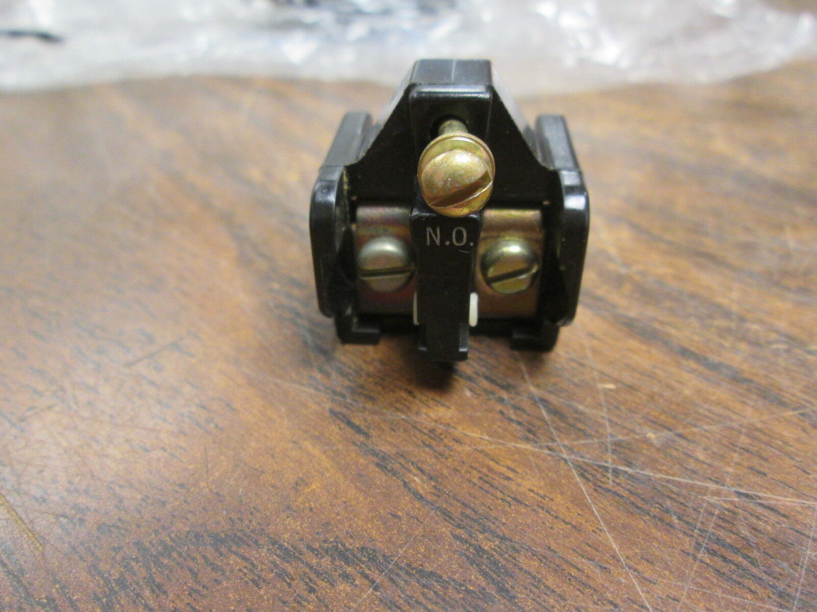Allen-Bradley Aux Contact 1495-F1 1 N.O. Size: 0-5 New Surplus