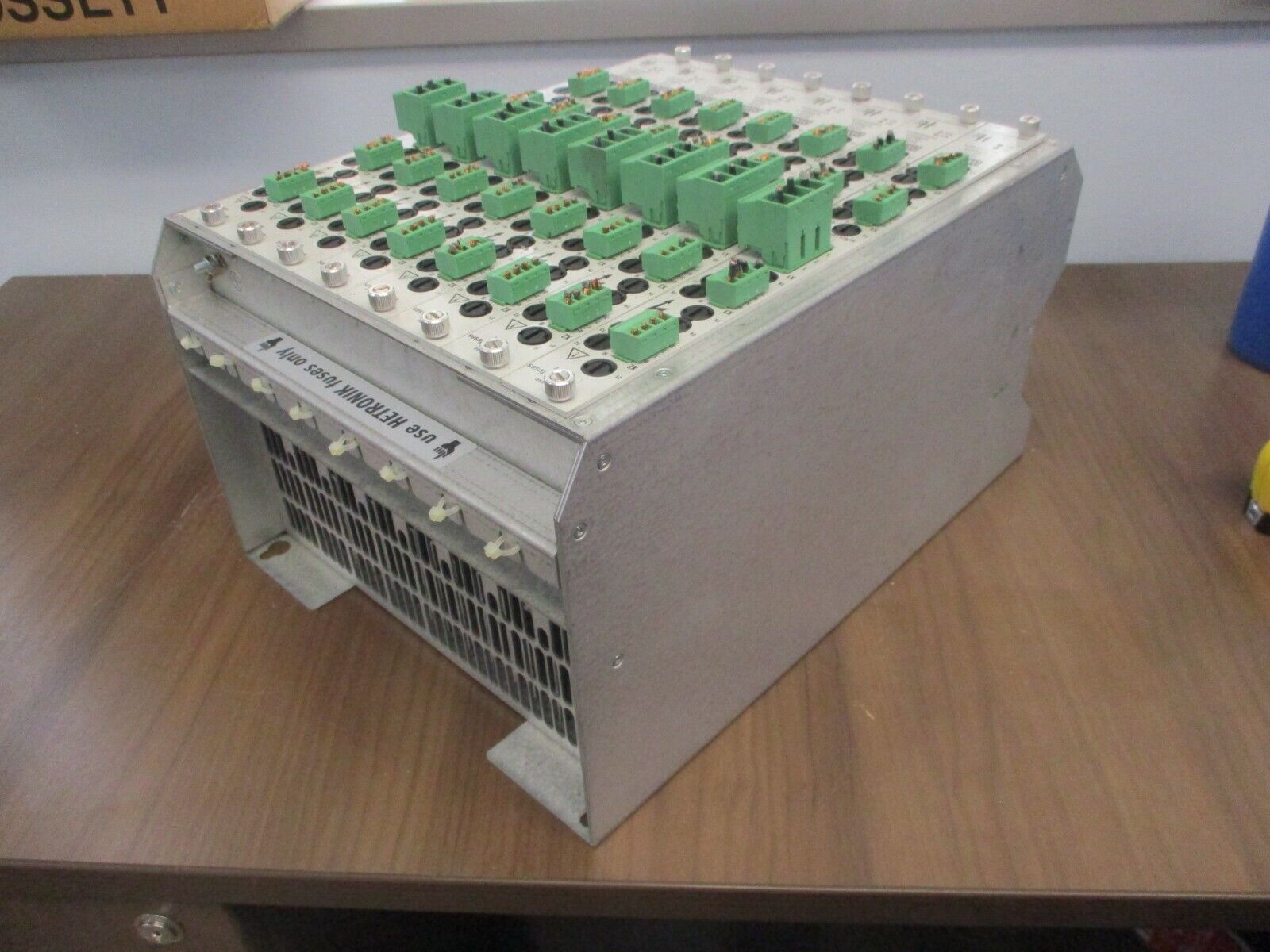 Hetronik PLC Rack w/ (8) Output Cards HC510-RK-8-230 Ver. A.2 Used