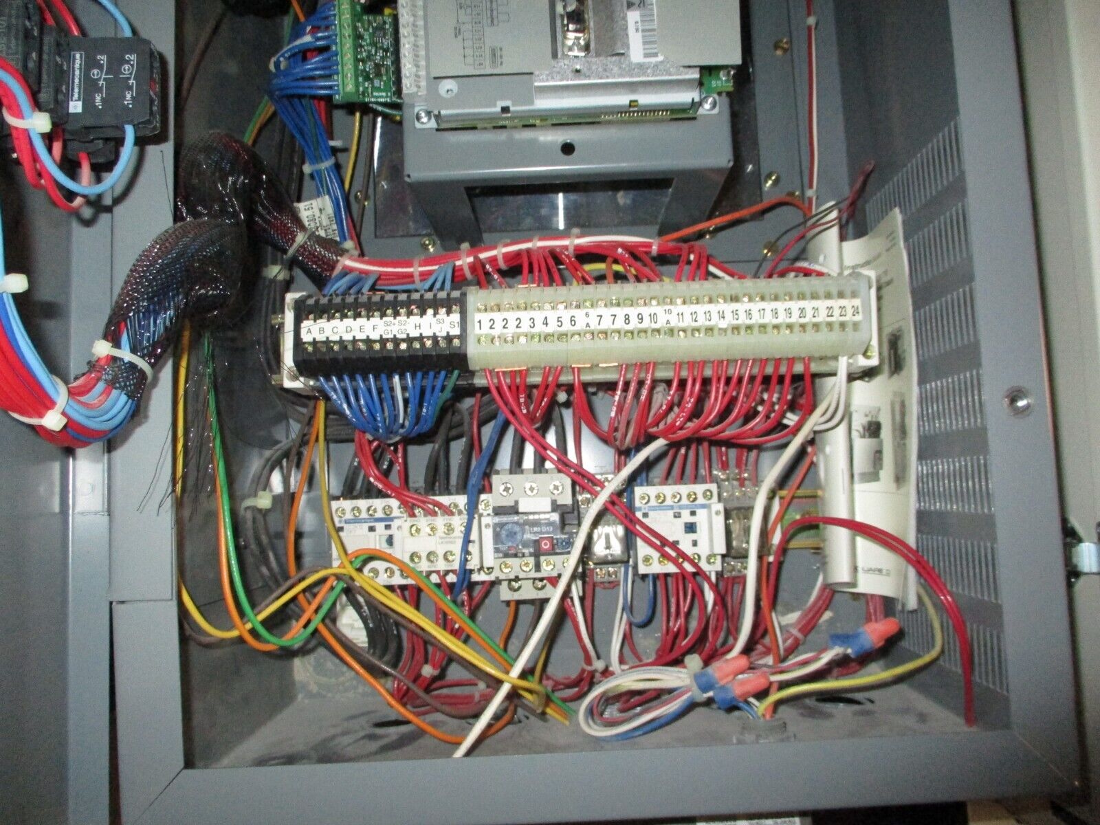 Square D EconoFlex Altivar AC Drive w/ Bypass 8839 58ECG4VY Ser. A 1HP 3Ph Used