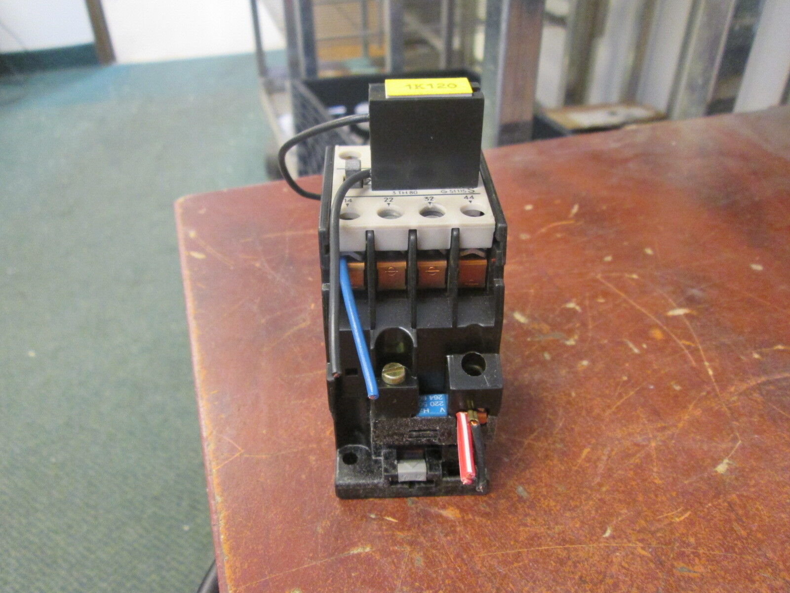 Siemens Contactor w/Surge Supression 3TH80 22-0A 264V Coil 10A 600V Used