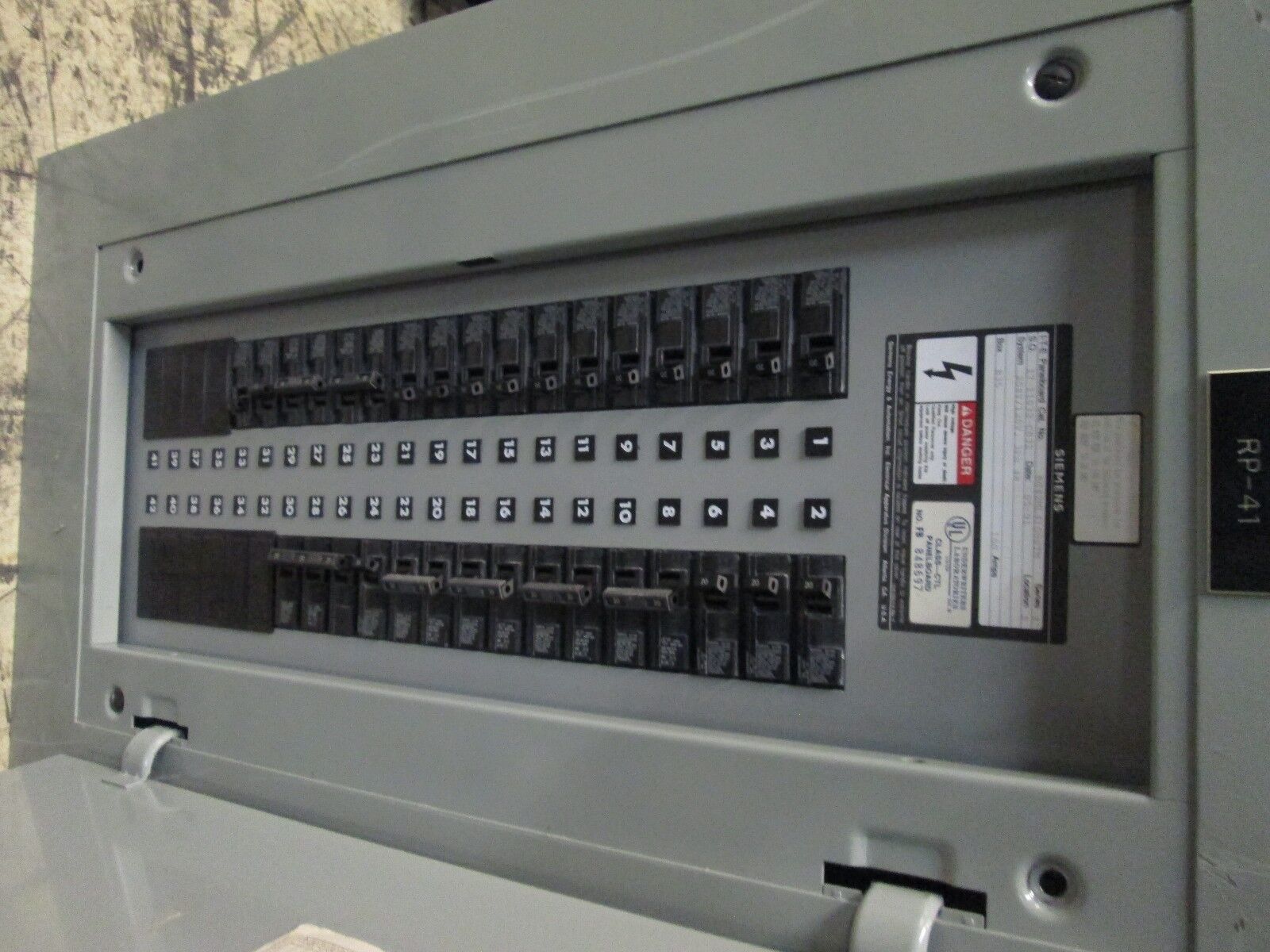 Siemens Main Lug Breaker Panel BG42ML4100STM 100A Main Lug 208Y/120V 3Ph 4W Used