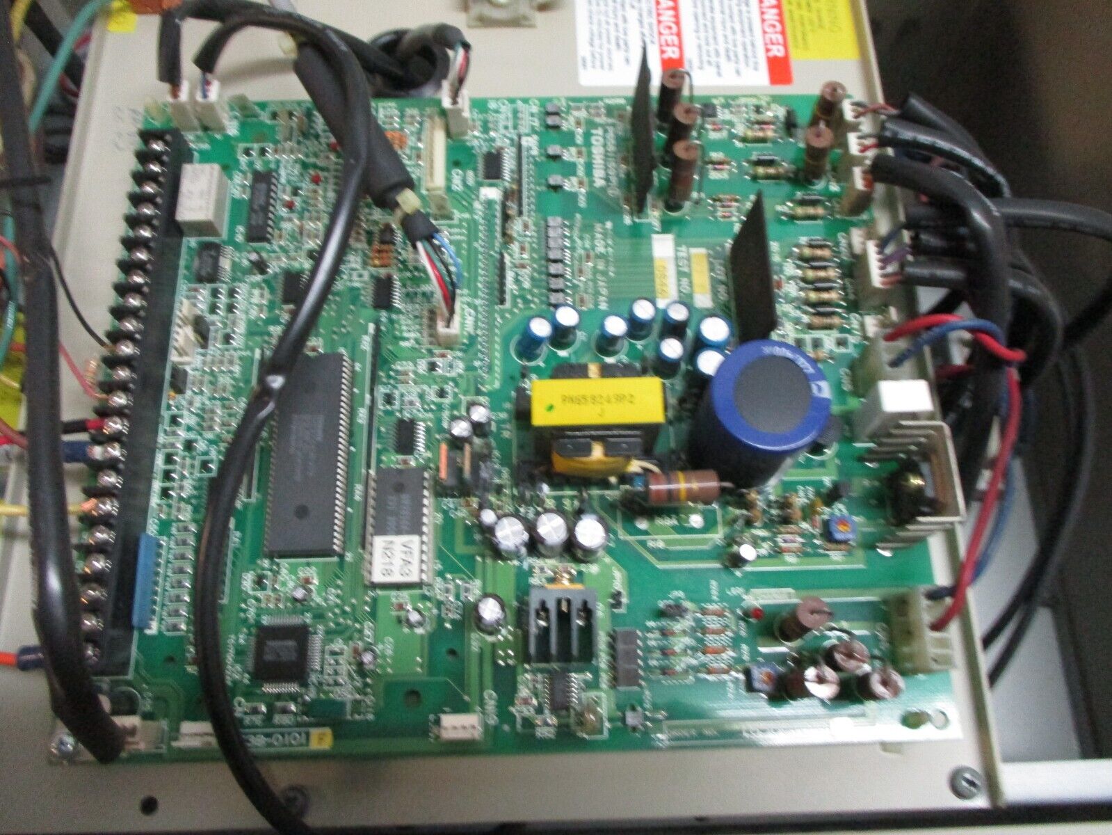 York Air Modulator AMIV-10-46 11kVA 3Ph Input: 460V 15A 3P 50/60Hz Used