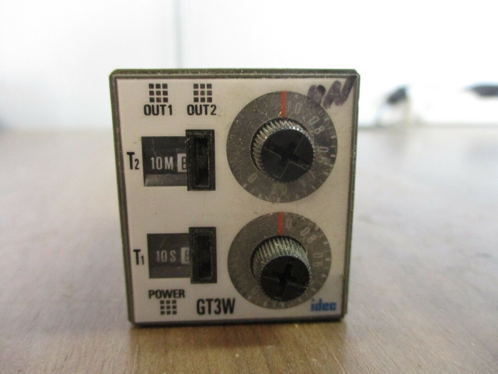 Idec Electronic Timer GT3W-A11 AF20 100-240VAC Used