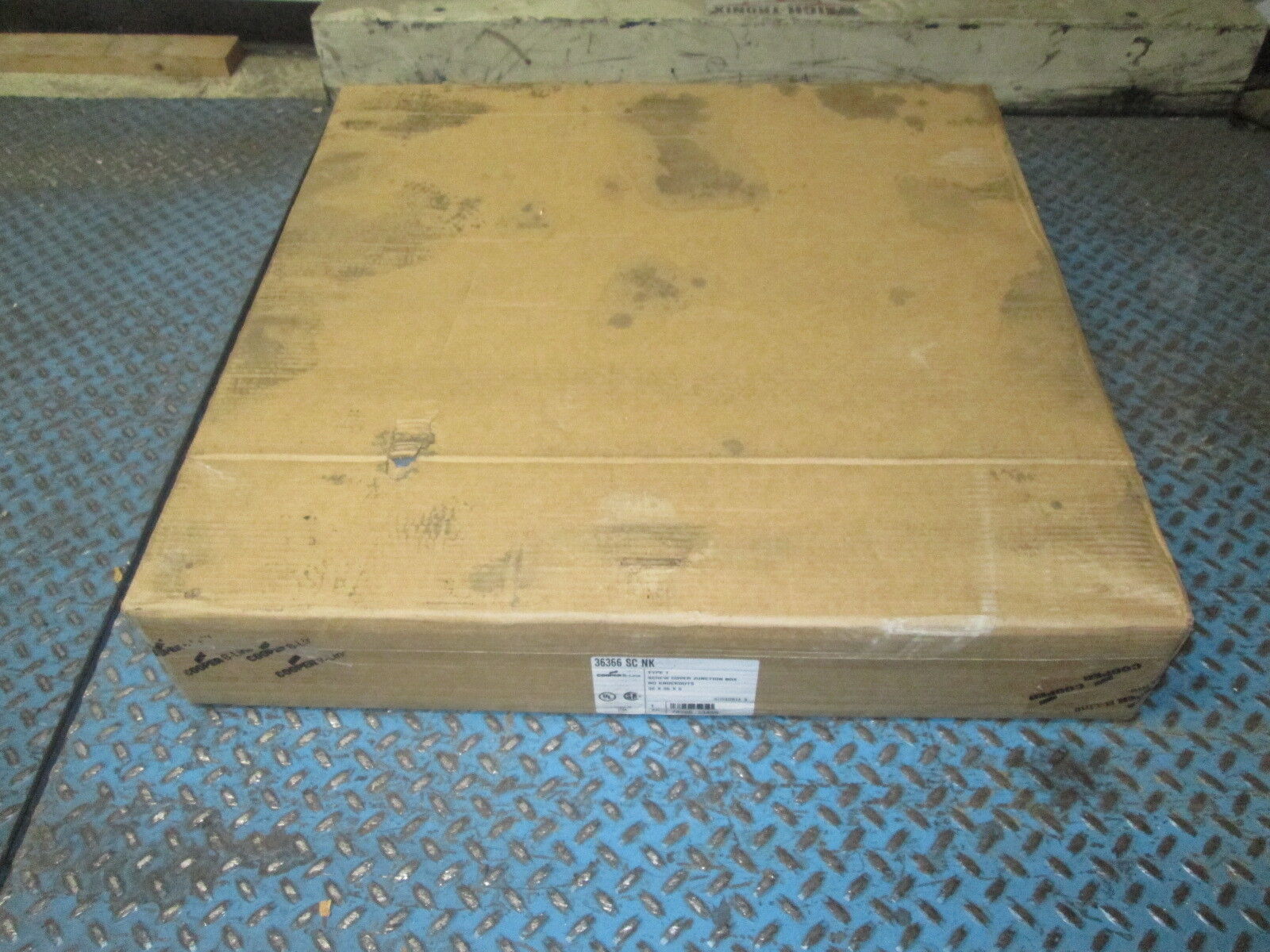 Cooper B-Line Screw Cover Junction Box 36366 SC NK "No Knockouts" New Surplus