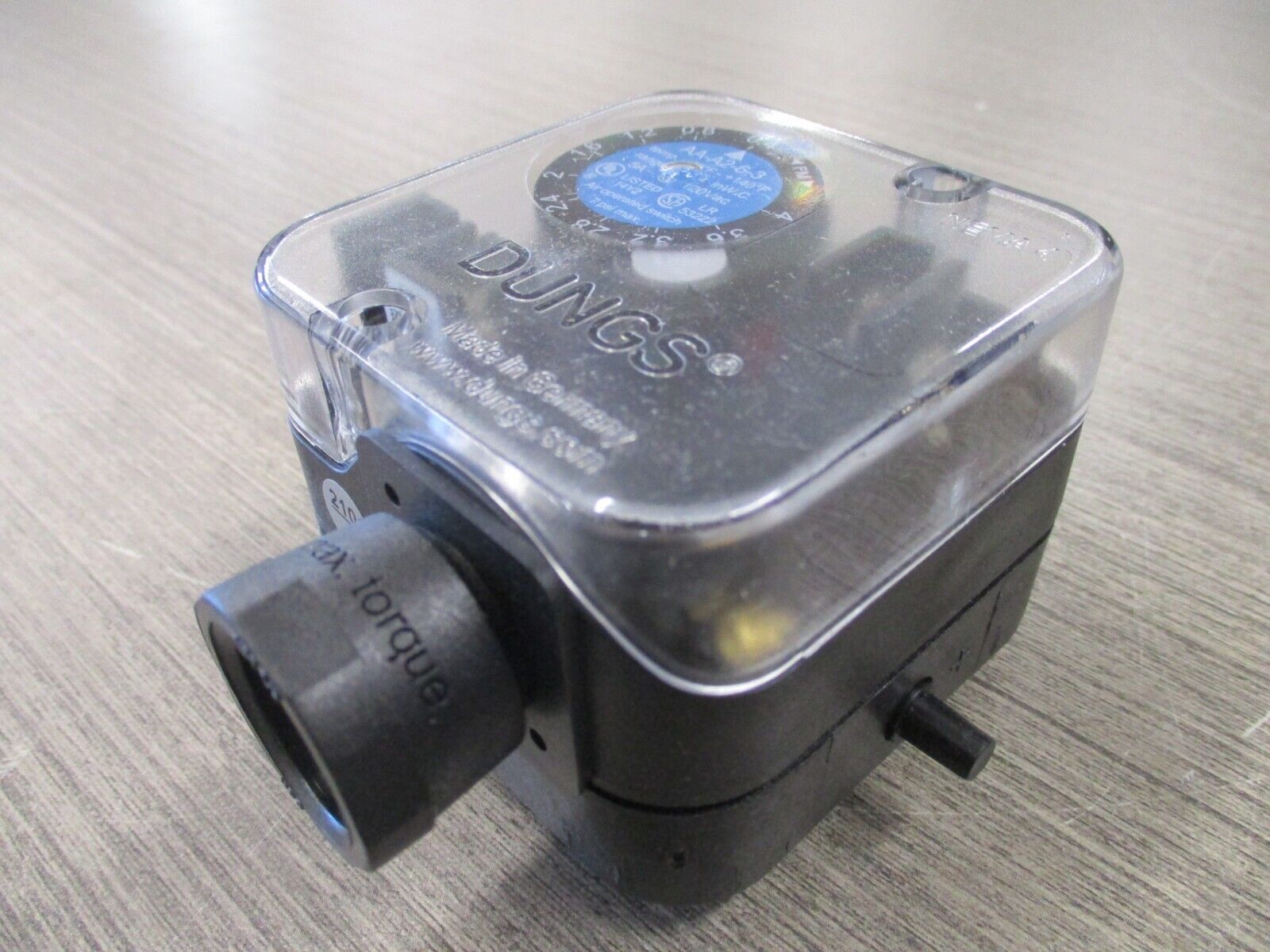 Dungs Pressure Switch 266934 AA-A2-6-3 New Surplus