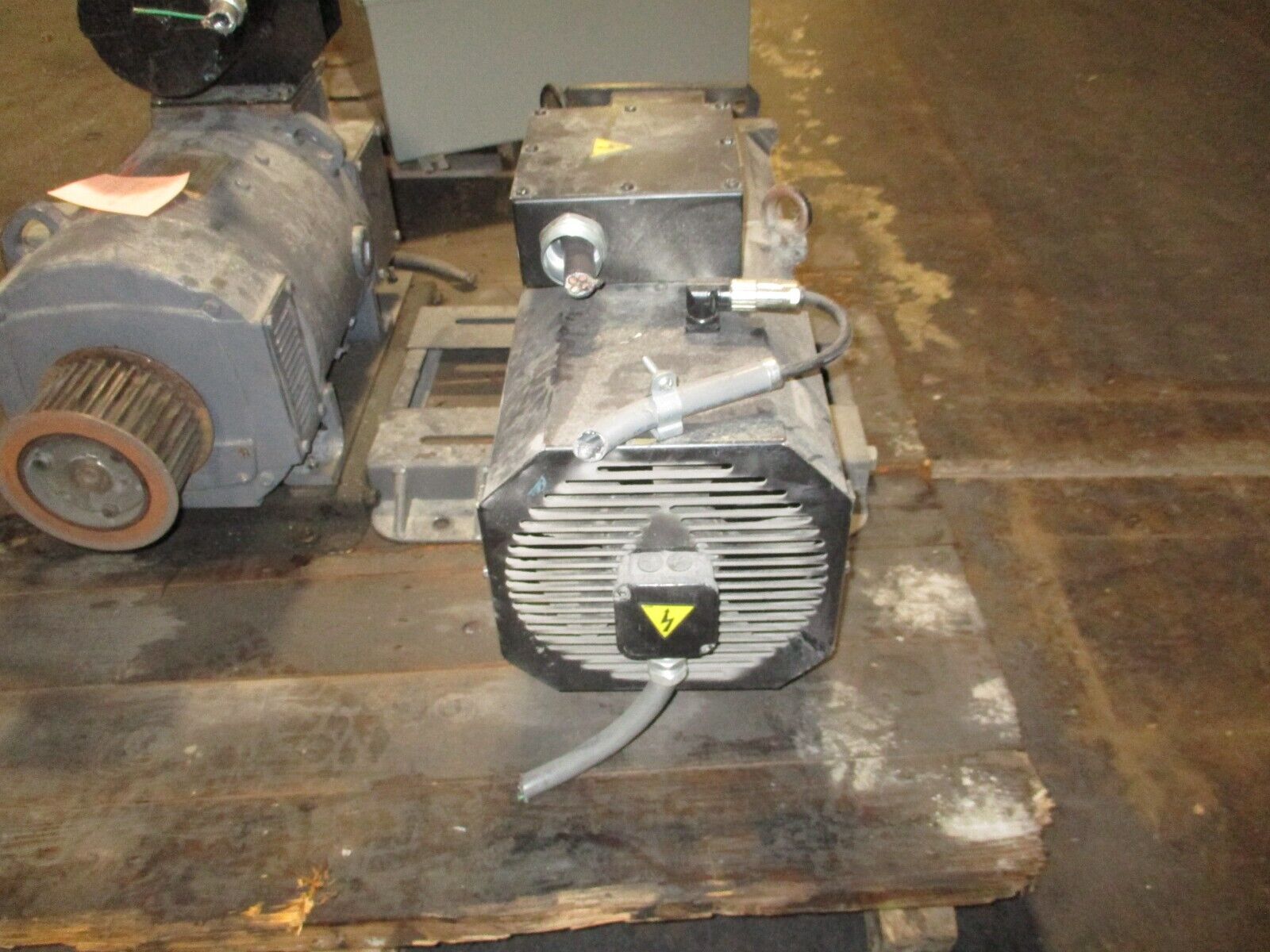 Allen-Bradley Kinetix AC Servo Motor HPK-B1310C-MA42AA 23.8kW 1470 RPM 460V Used