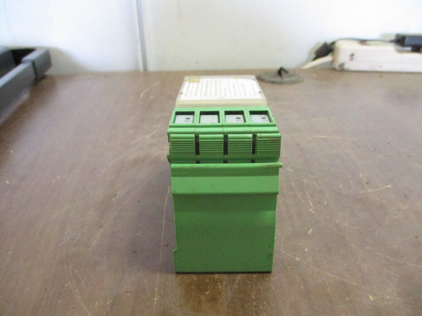 Phoenix Contact IBIL24DO8 Interbus Coupler 2726269 HW: 01 w/ Terminal Cover Used