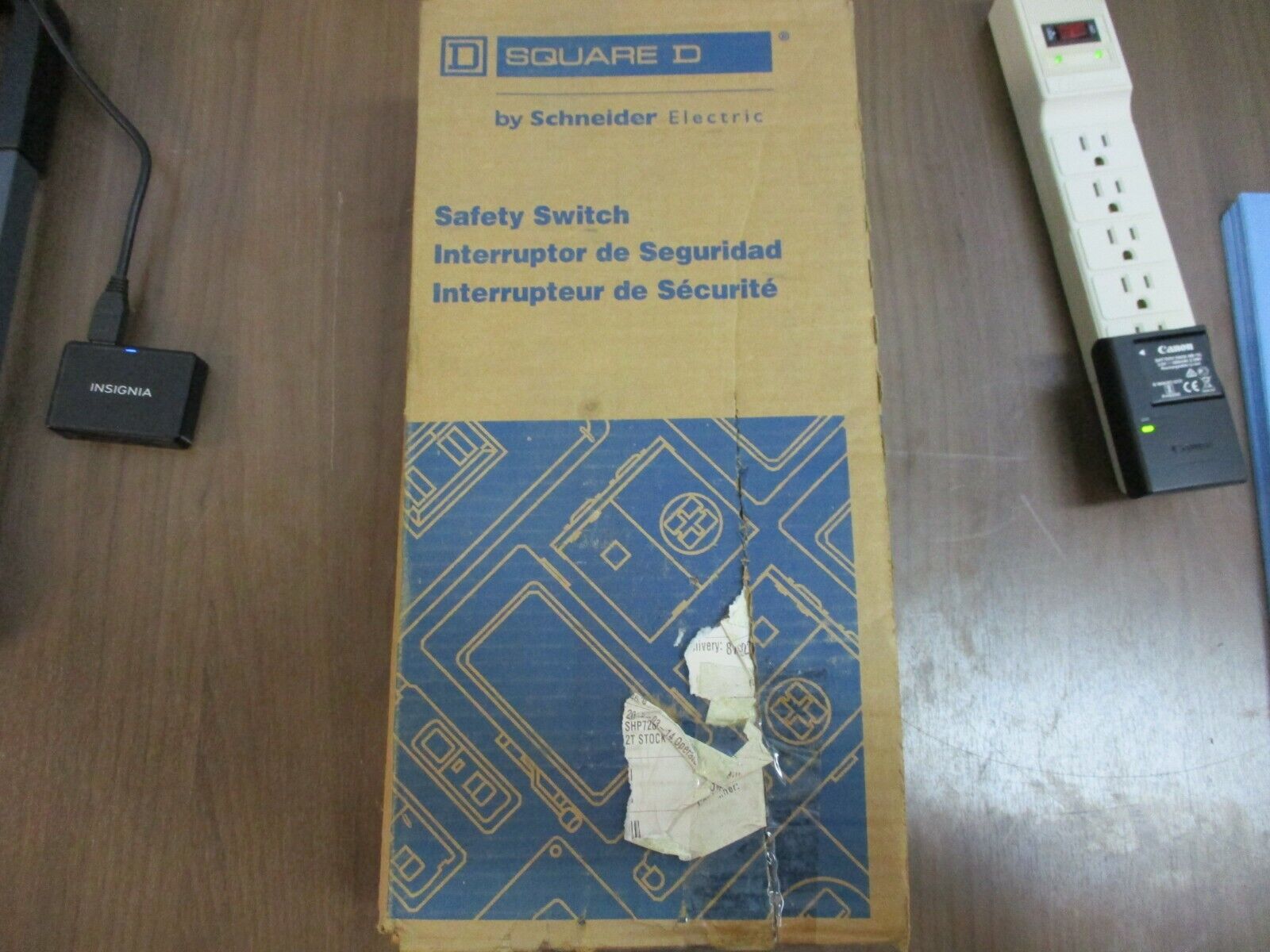 Square D Fusible Safety Switch H-221-NRB 30A 240V 3P Series F05 New Surplus