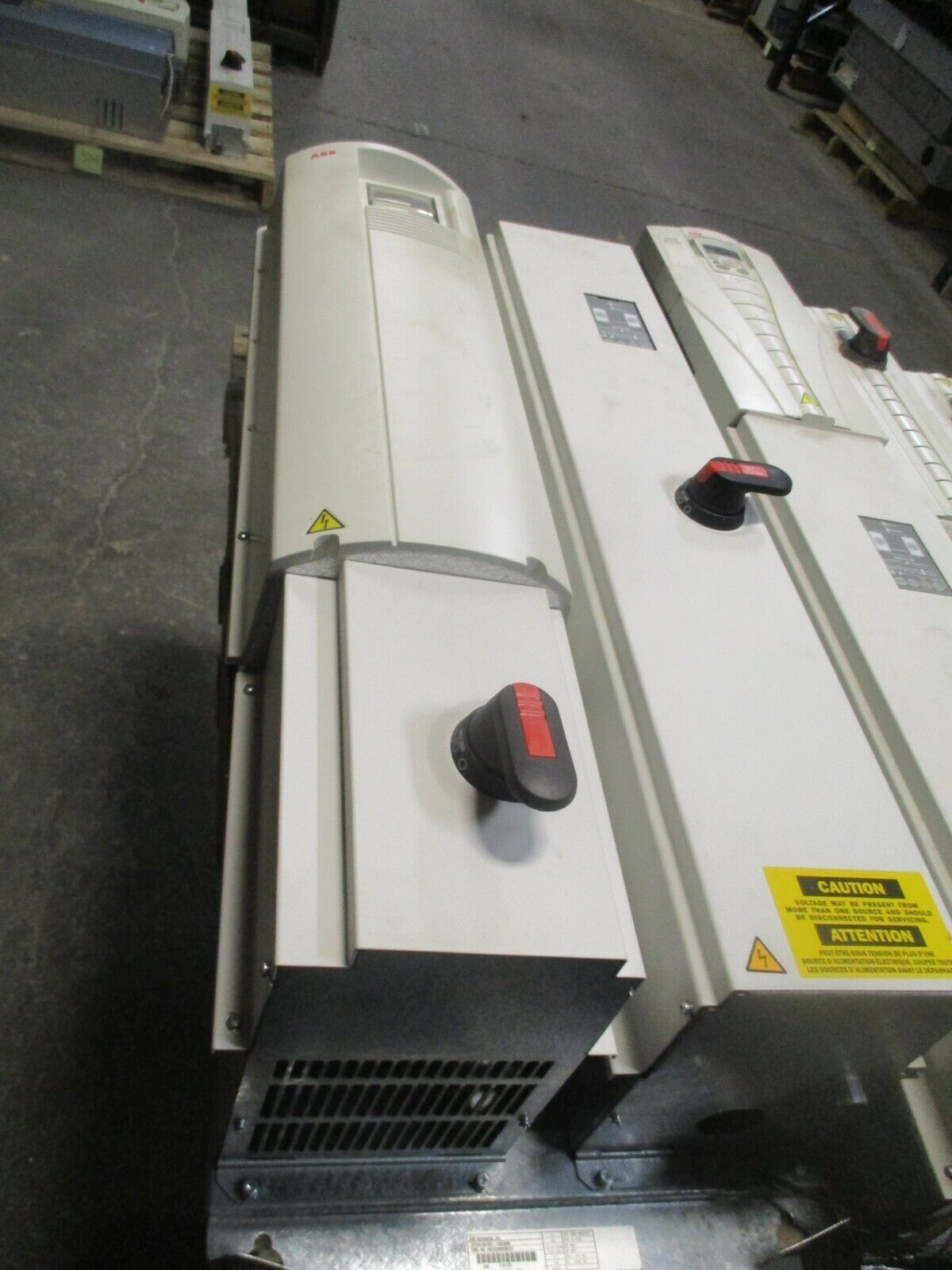ABB ACH401 AC Drive w/ Bypass ACH401601632+10AE0000 20HP 3Ph 380-480V Used