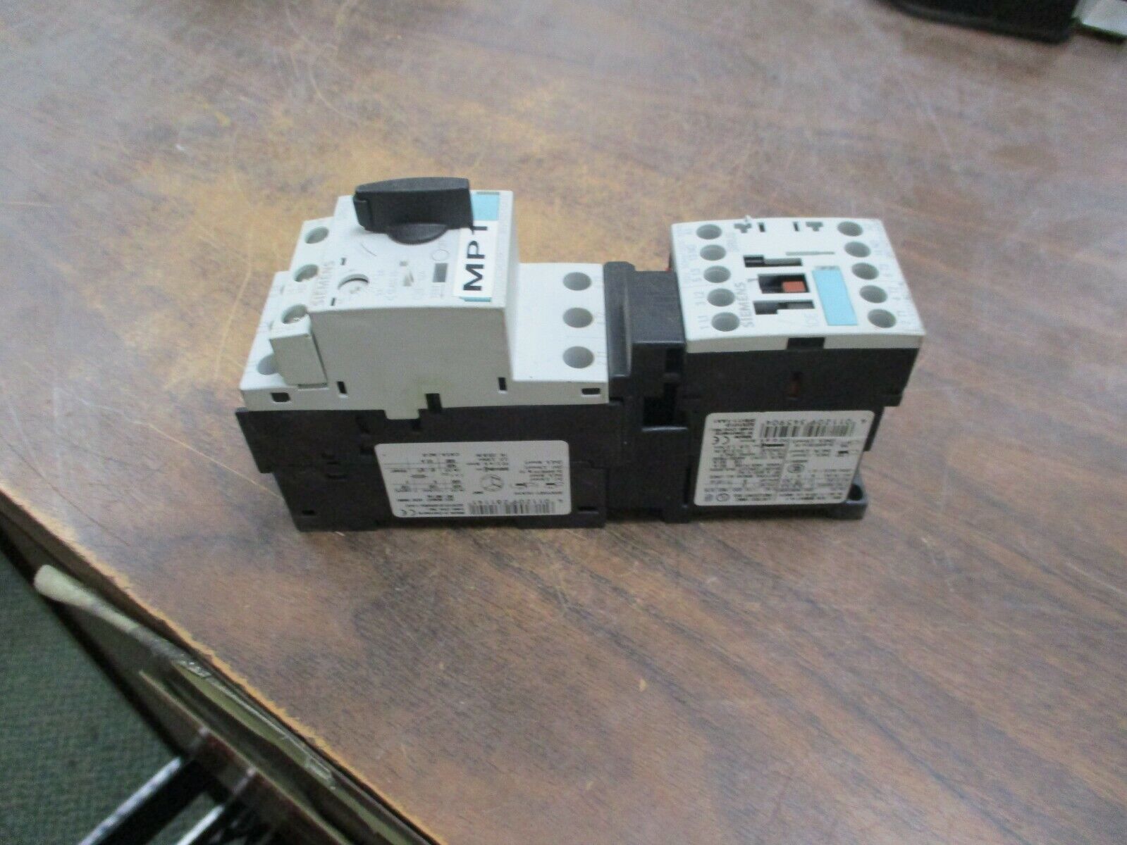 Siemens Sirius Starter 3RT1017-1AK61/3RV1021-1EA10 120V Coil Trip: 2.8-4A Used