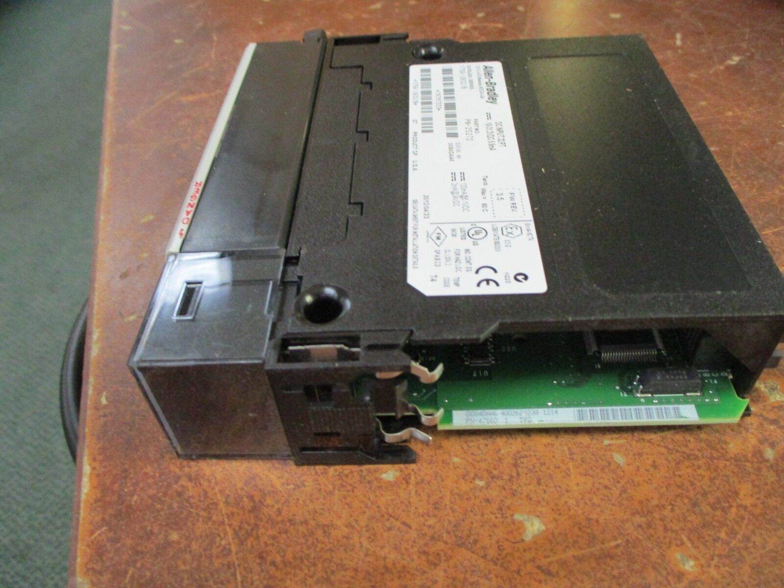 Allen-Bradley DC Output Module 1756-IB32/B F/W Rev.: 3.5 32-PT 10-31.2VDC 5.5mA