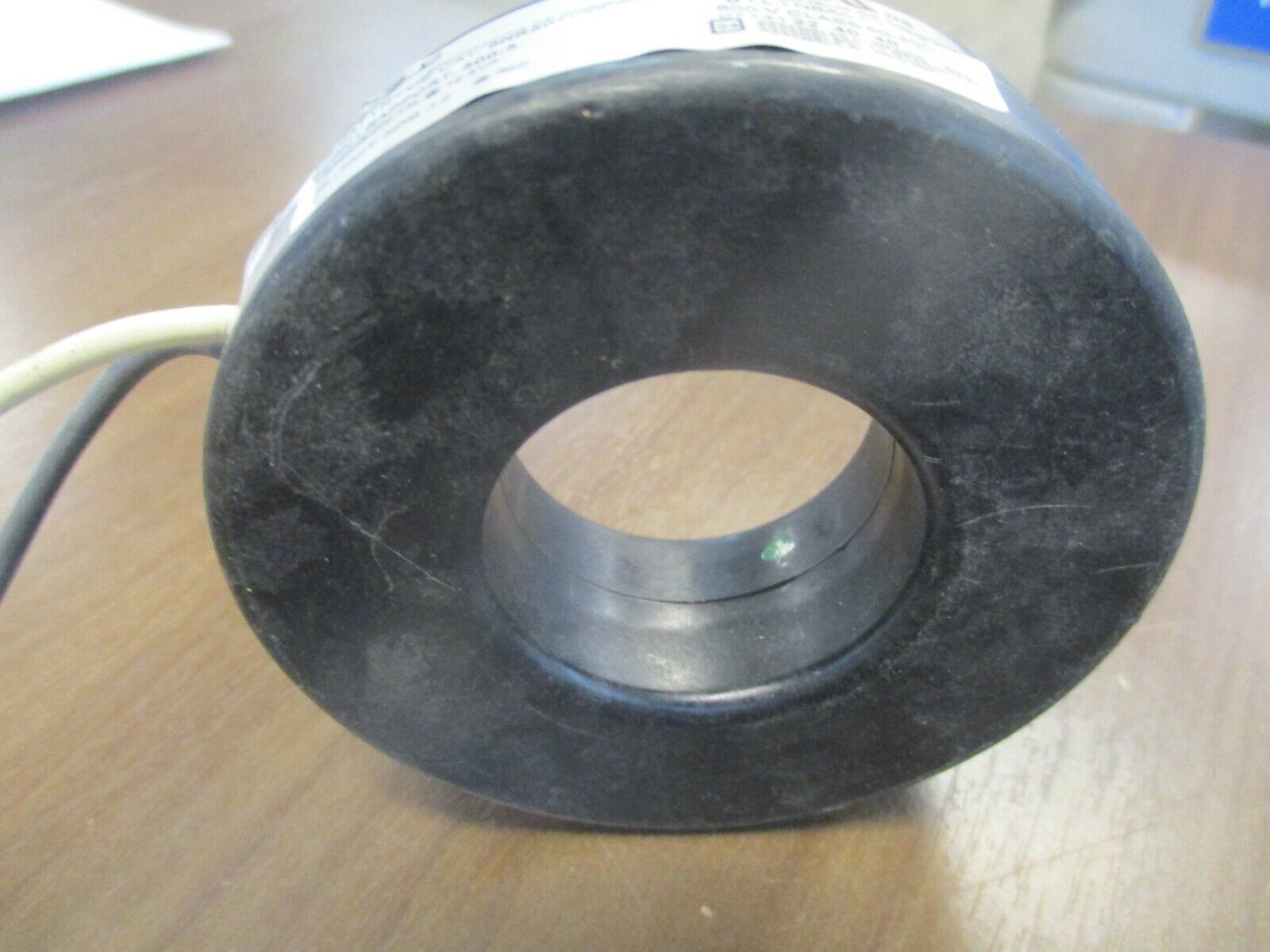 Square D Current Transformer 5NR501L72 Ratio 500:5A 600V 50-400Hz Used