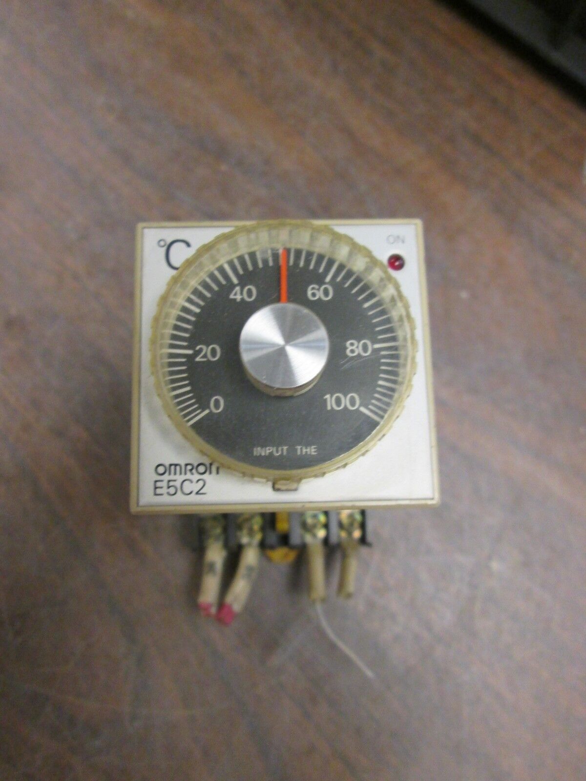 Omron Temperature Controller E5C2-R 20G 100/110V 50/60Hz 2VA Used