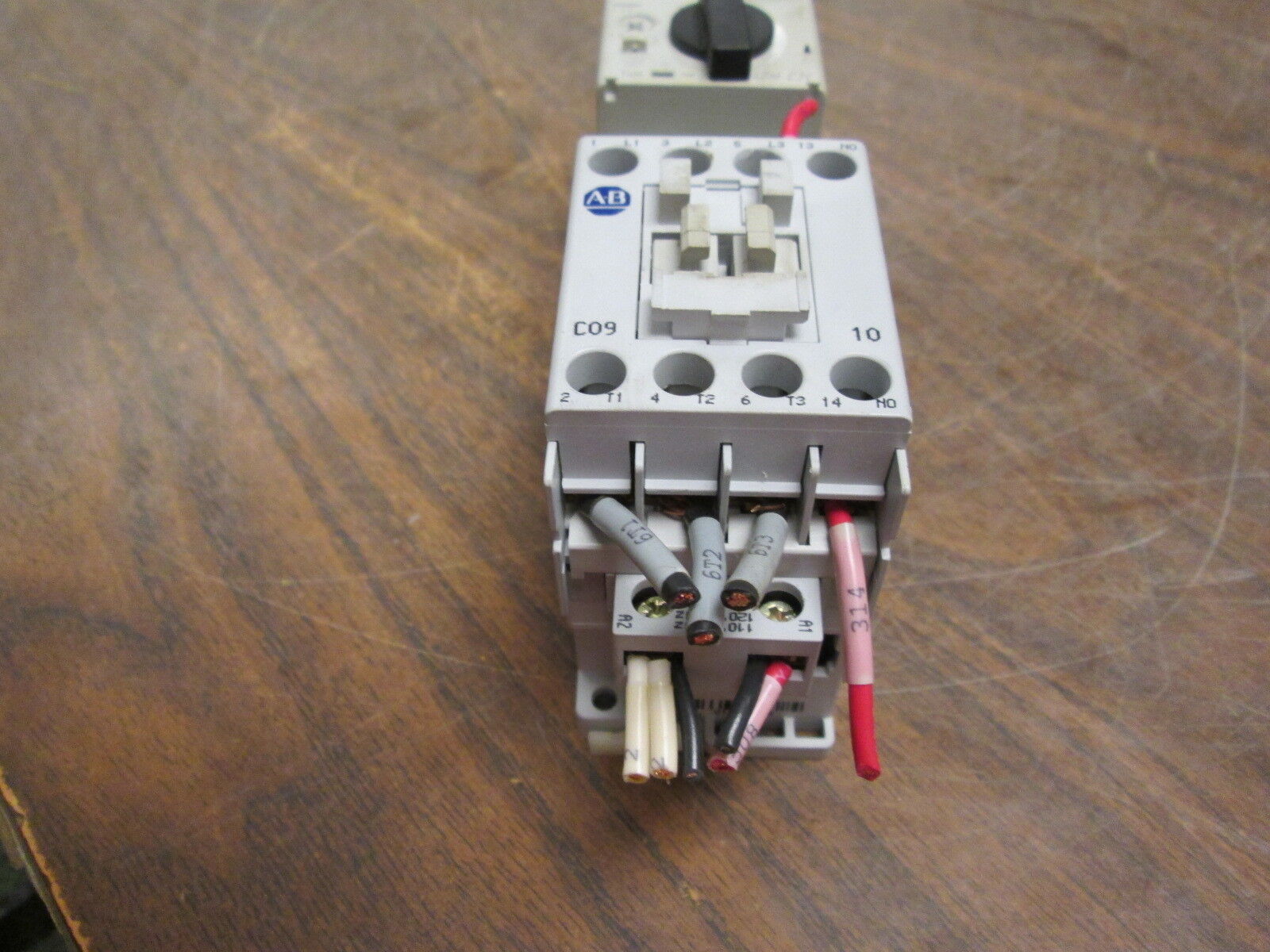 Allen-Bradley Starter 100-C09*10 / 140M-C2E-B16 120V Coil 25A 600V Trip: 1-1.6A