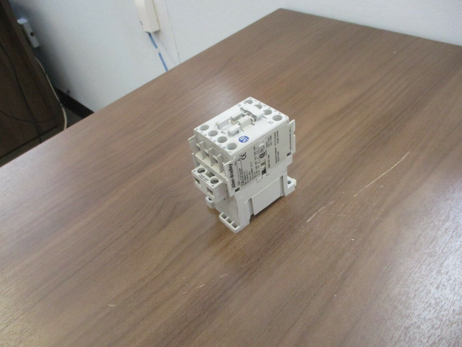 Allen-Bradley Contactor 700-CF310*  120V Coil  25A  600V  Used