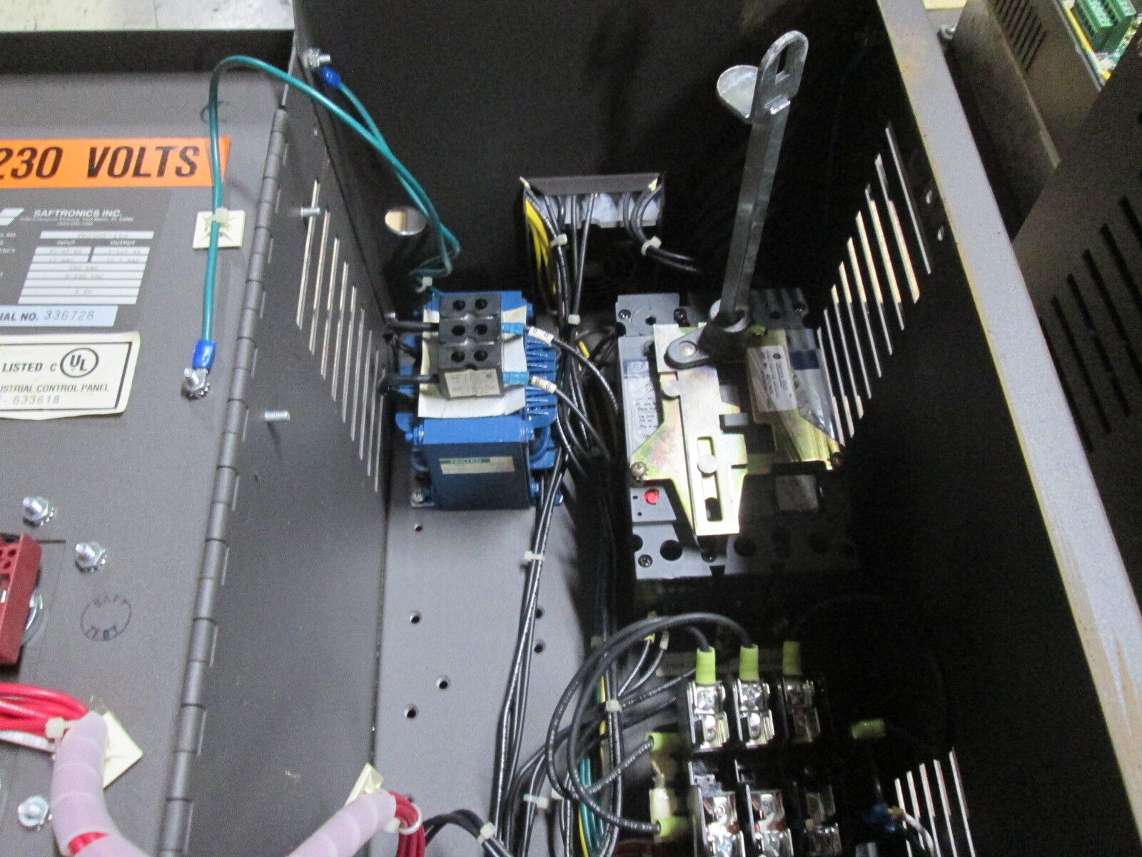 Safetronics FPC 5010 AC Drive w/ Bypass GP102005-1 Model GP10E1ST32005B1 Used