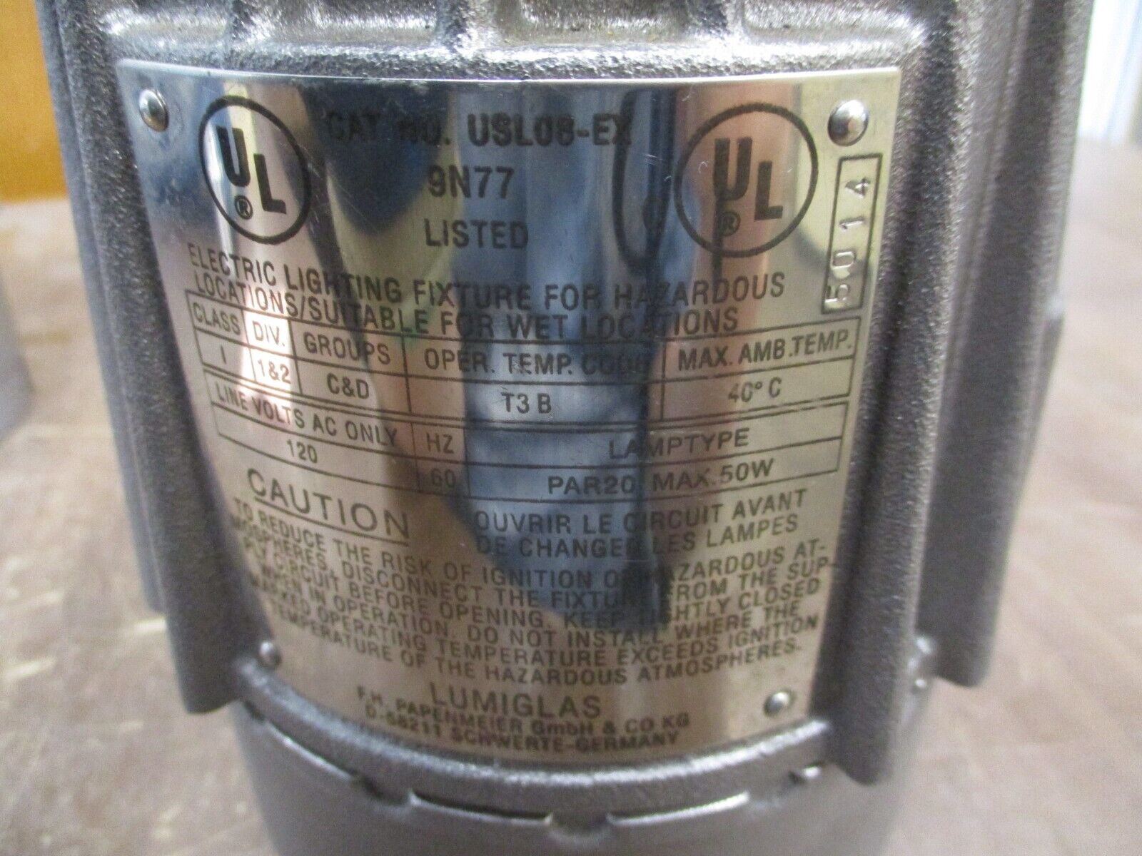 Lumiglas Explosion Proof Lighting Fixture USL08-EX 120V Used