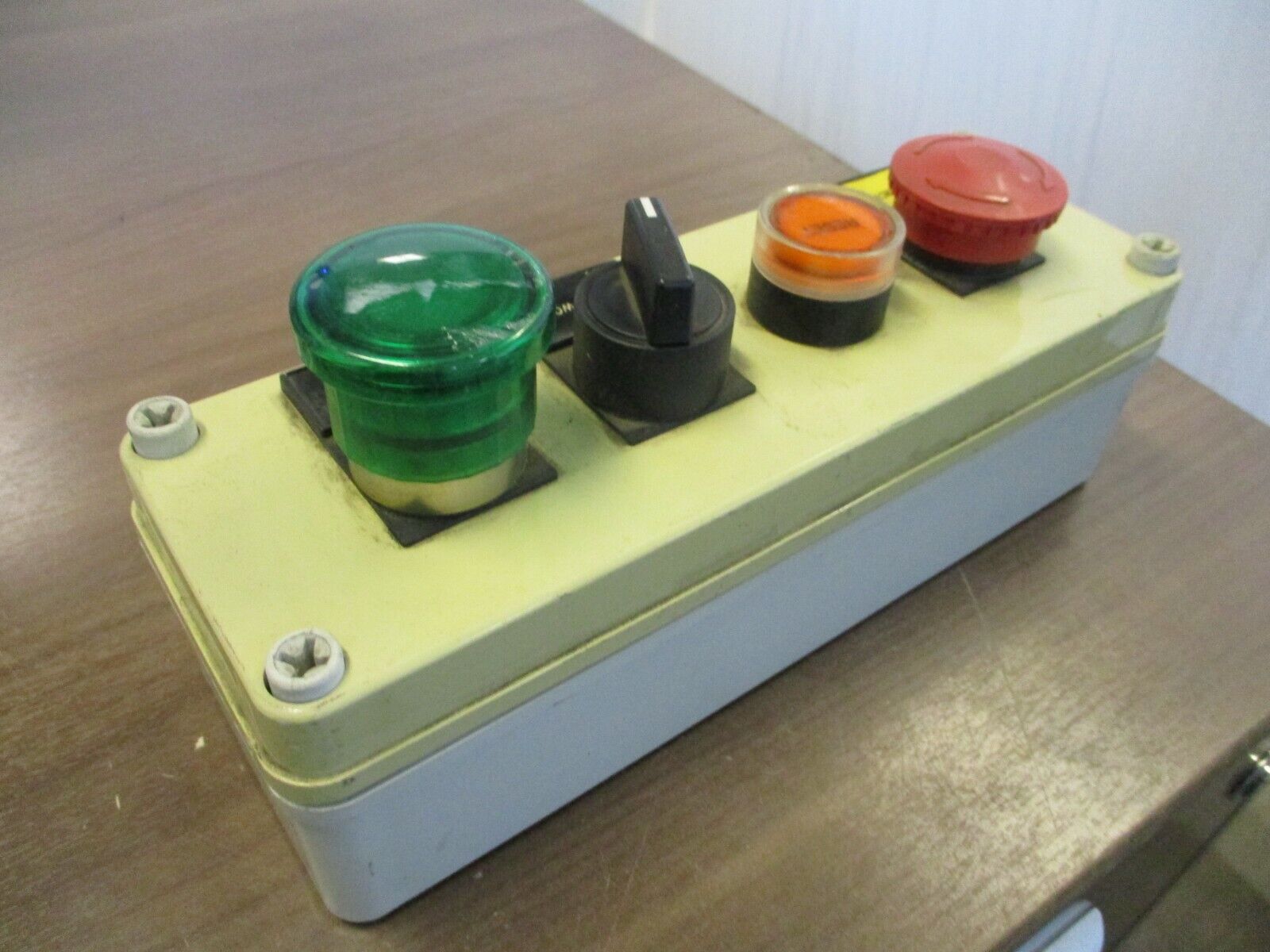Misc. Brand Push Button Station w/ Buttons 4-Position Used